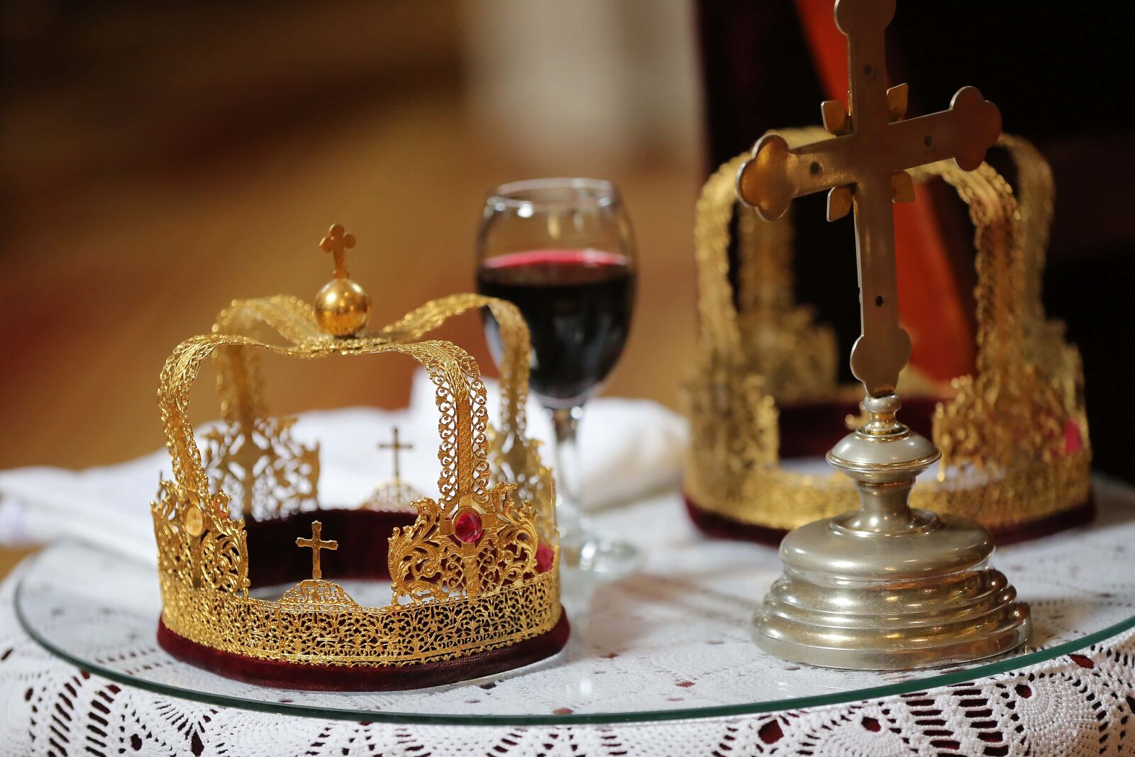 Canon EOS 5D Mark III sample photo. Cross, golden glow, crown photography