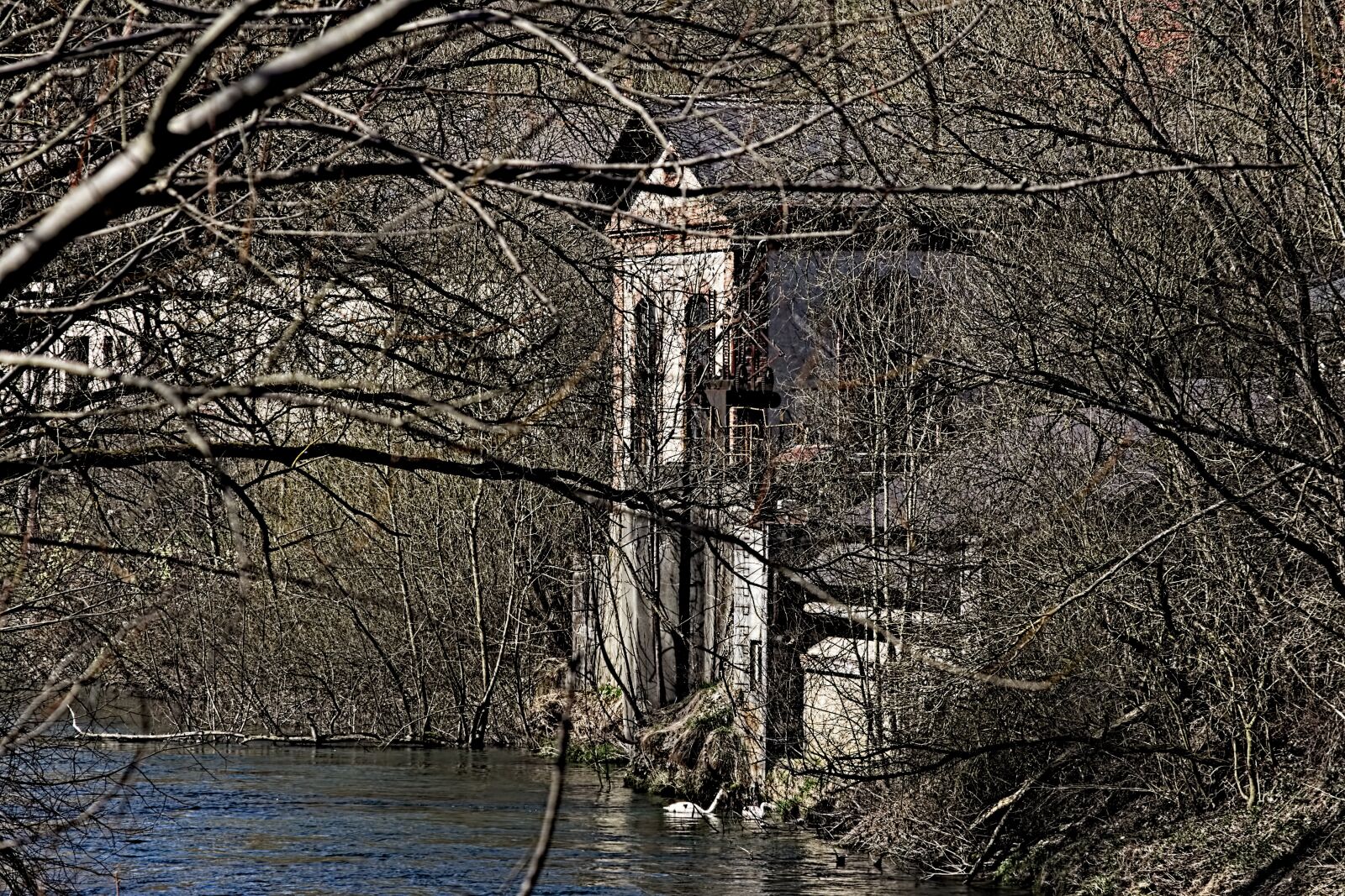 Canon EOS 650D (EOS Rebel T4i / EOS Kiss X6i) sample photo. River, house, water photography