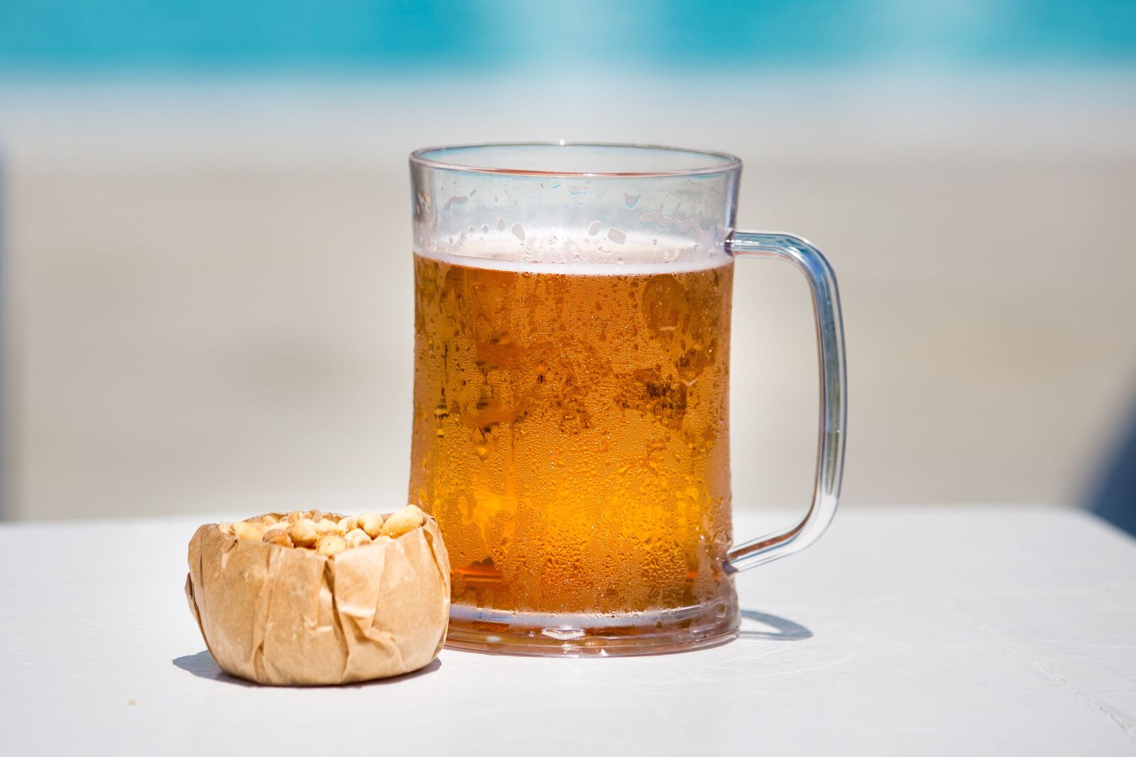 Canon EF 70-300mm F4-5.6 IS USM sample photo. Summer, pool, beer photography