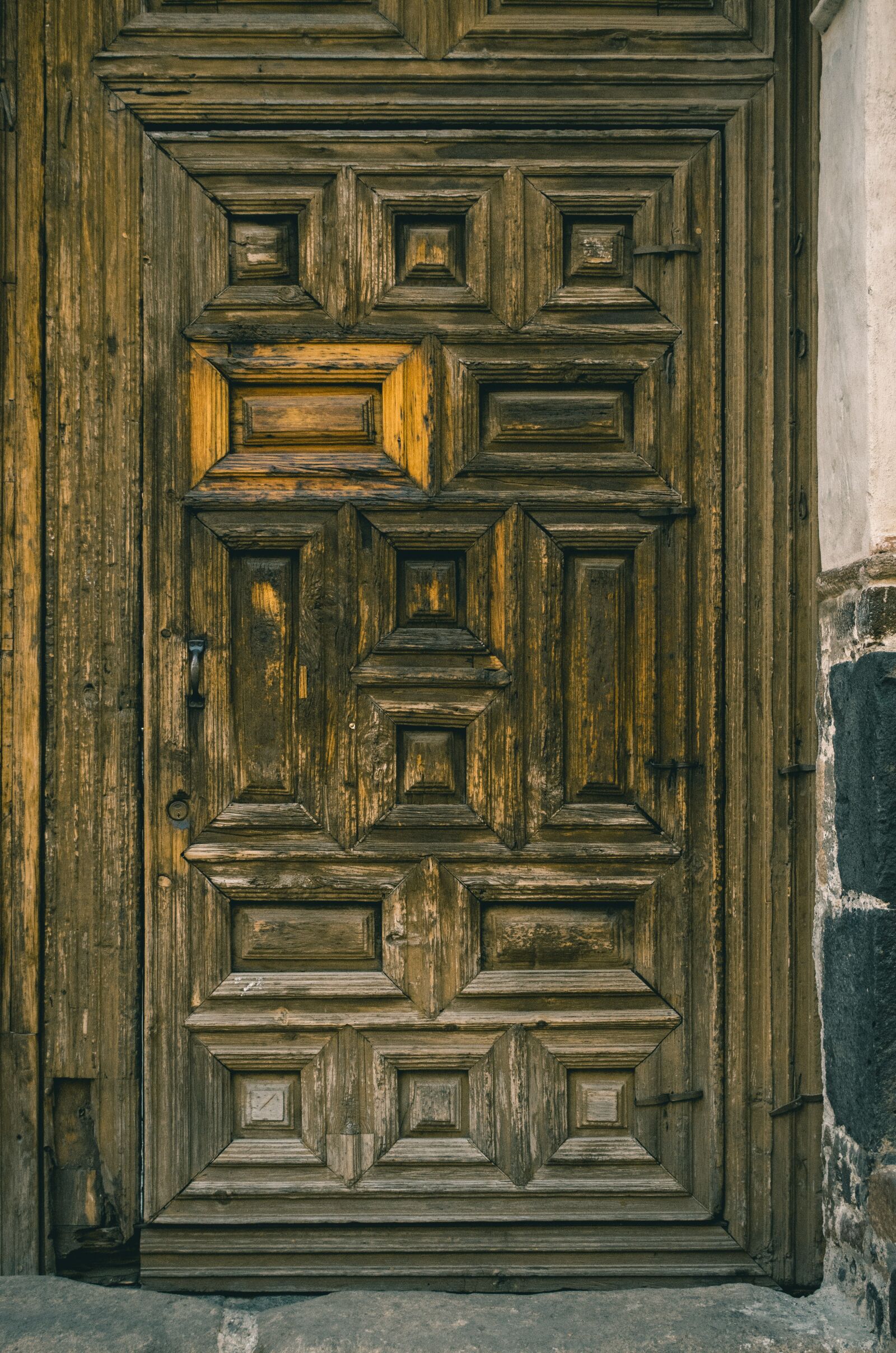 Pentax K-50 sample photo. Door, antique, vintage photography