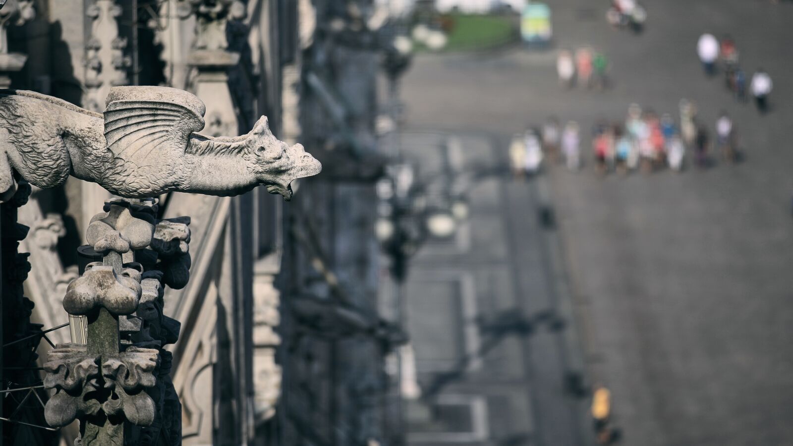 Canon EOS 5D Mark II sample photo. French, street, castle photography