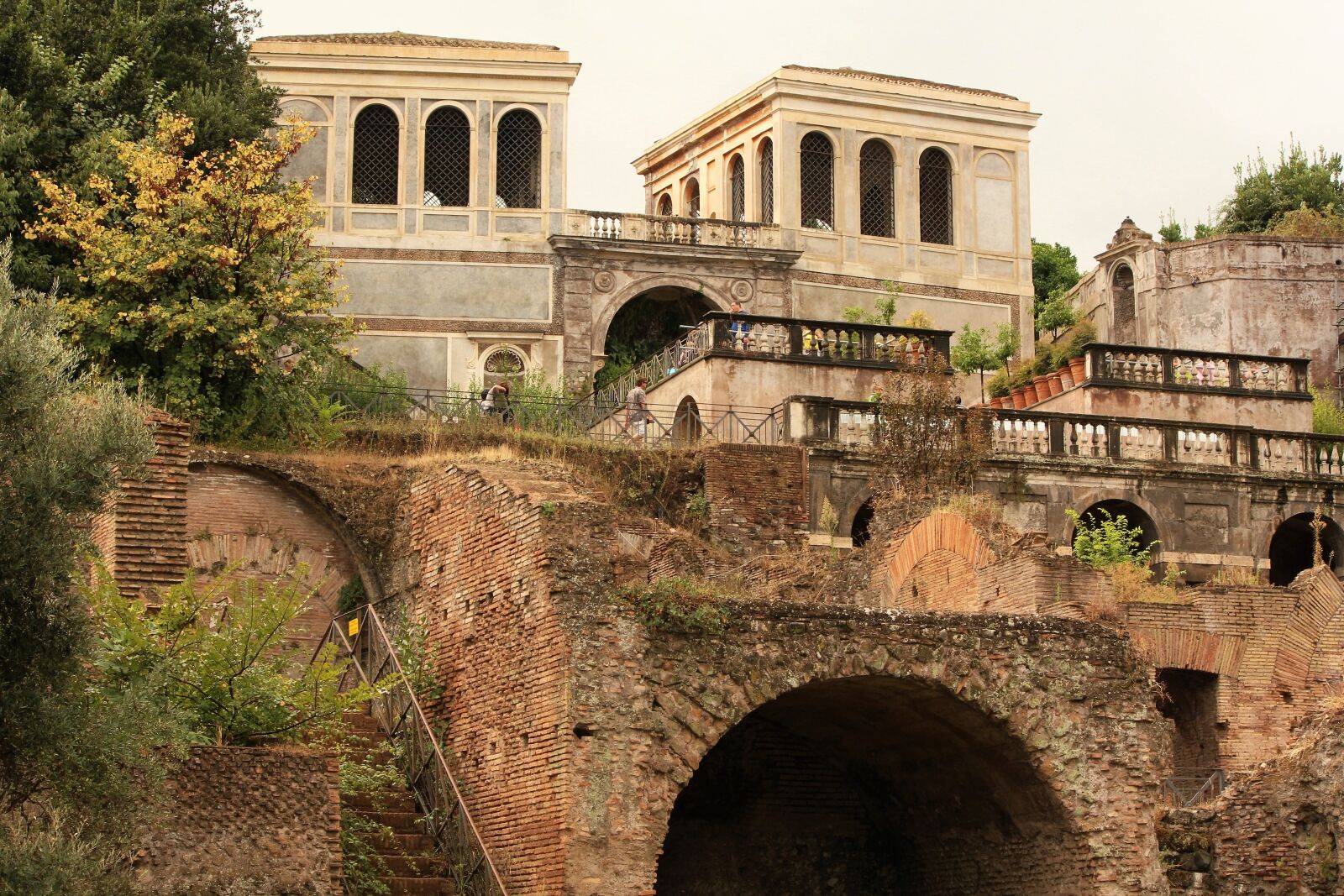 Canon EOS 550D (EOS Rebel T2i / EOS Kiss X4) sample photo. Historically, art, building photography