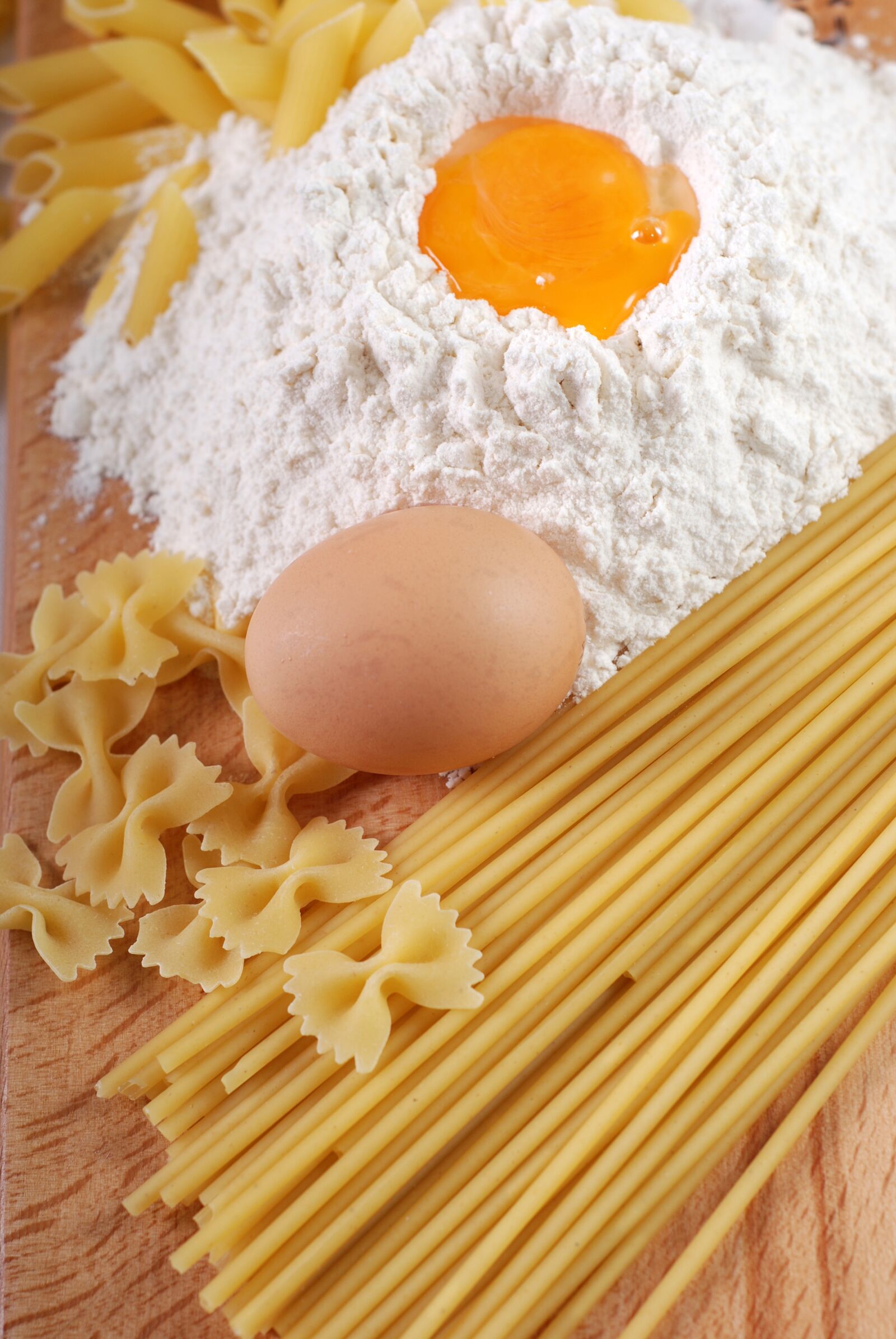 Nikon D80 sample photo. Pasta, egg, food photography
