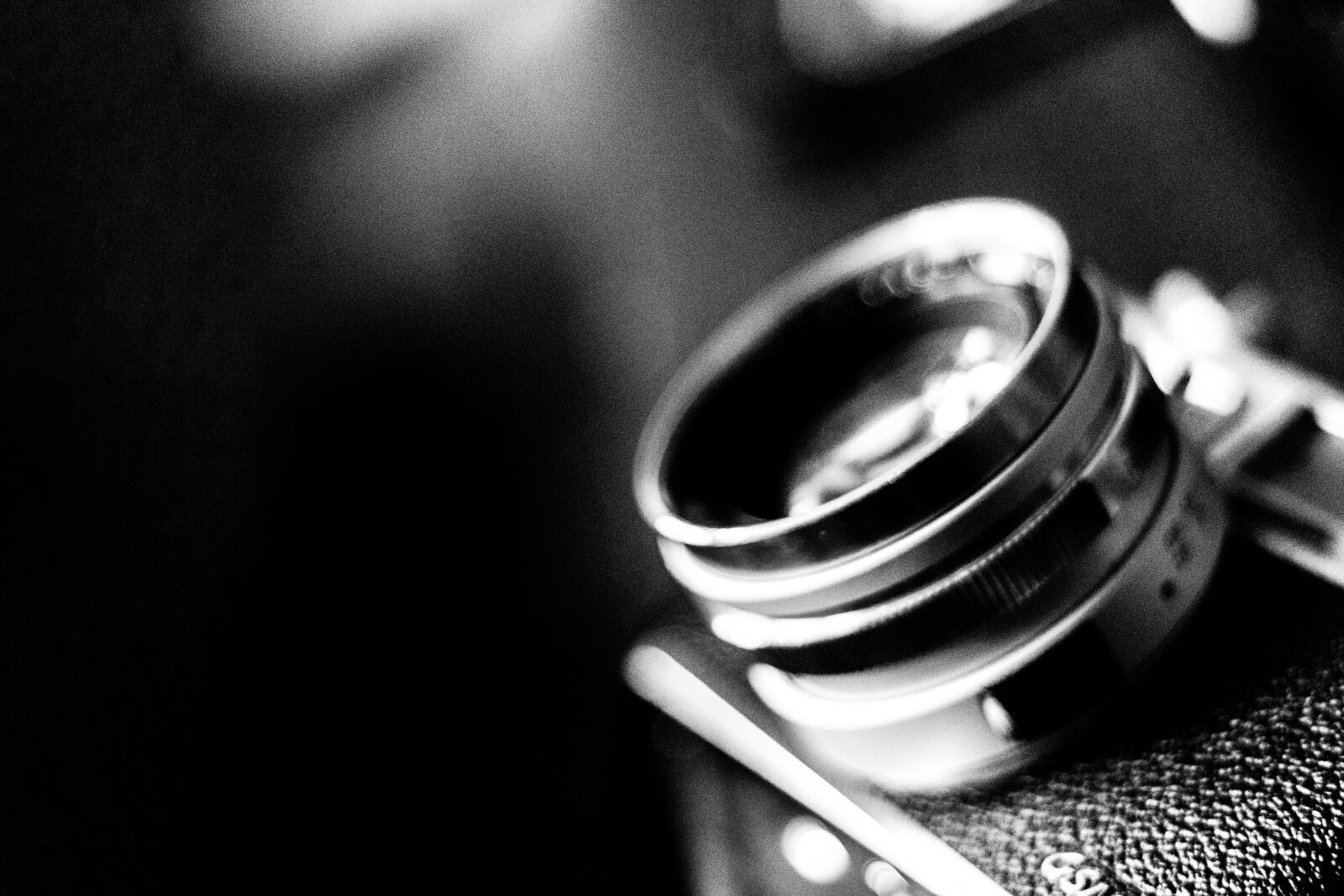 Canon EF 50mm F1.8 II sample photo. Analog, camera, black, and photography