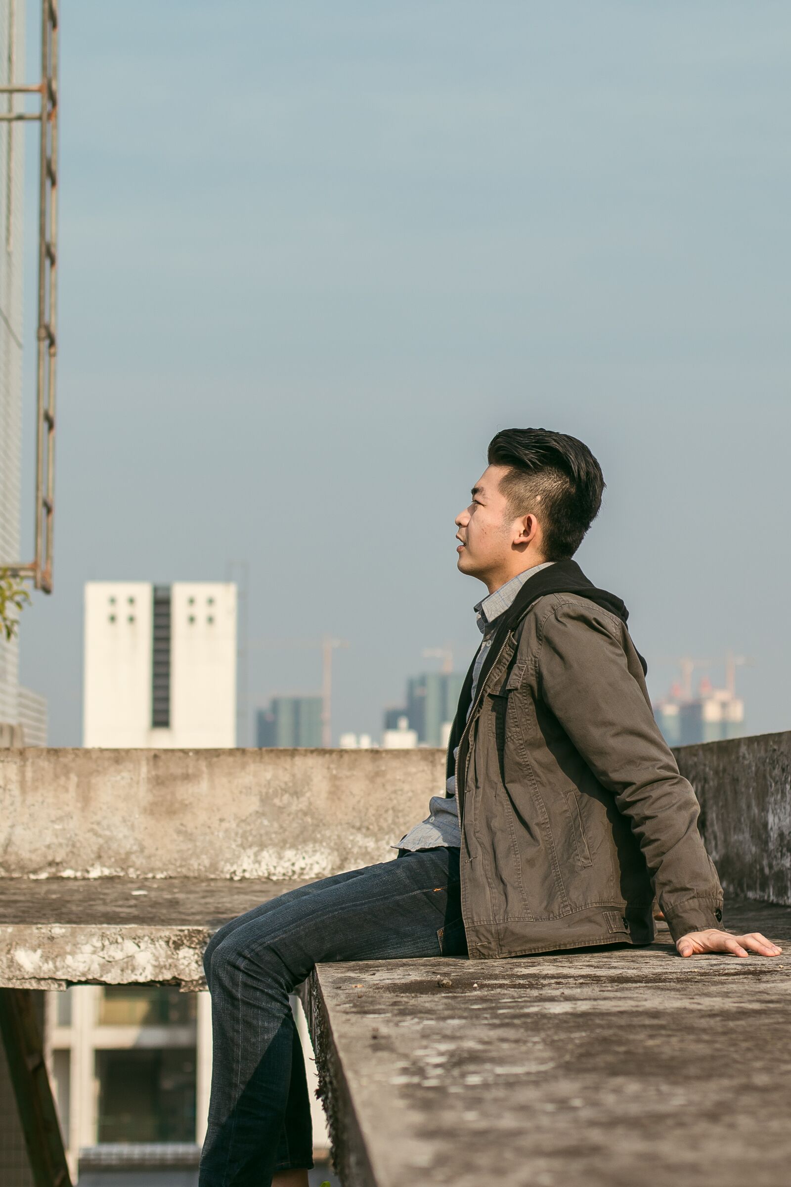 Canon EOS 70D + Canon EF 50mm F1.4 USM sample photo. The rooftop, university, confused photography