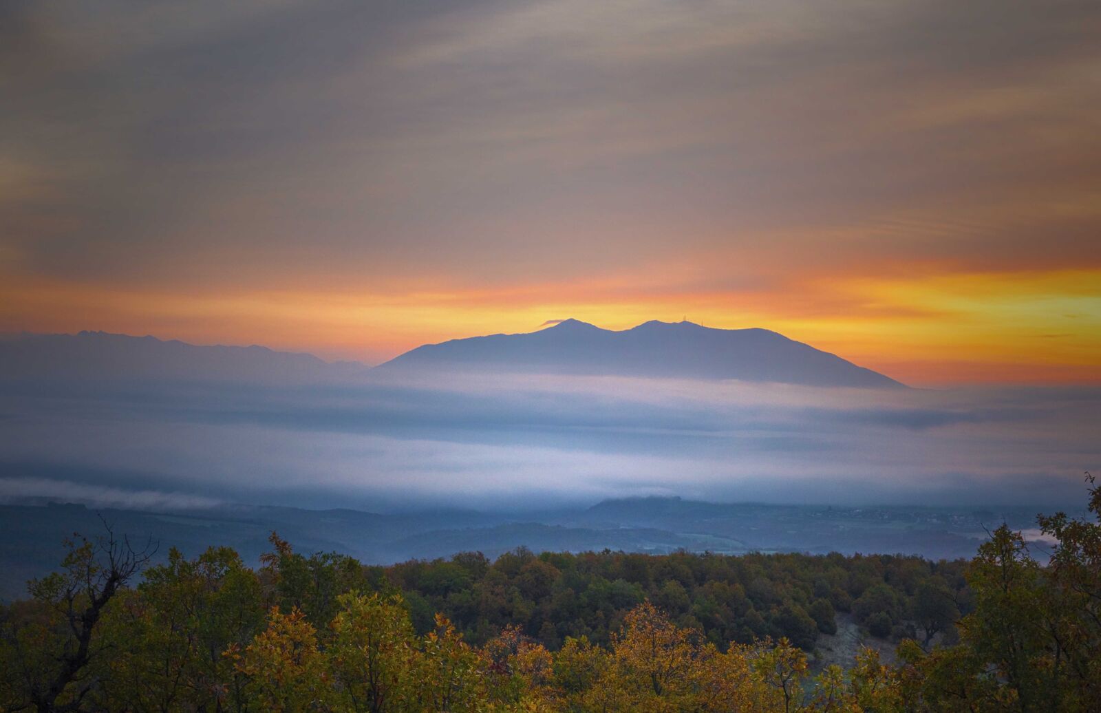 Nikon D750 sample photo. Mountain, sunrise, fog photography