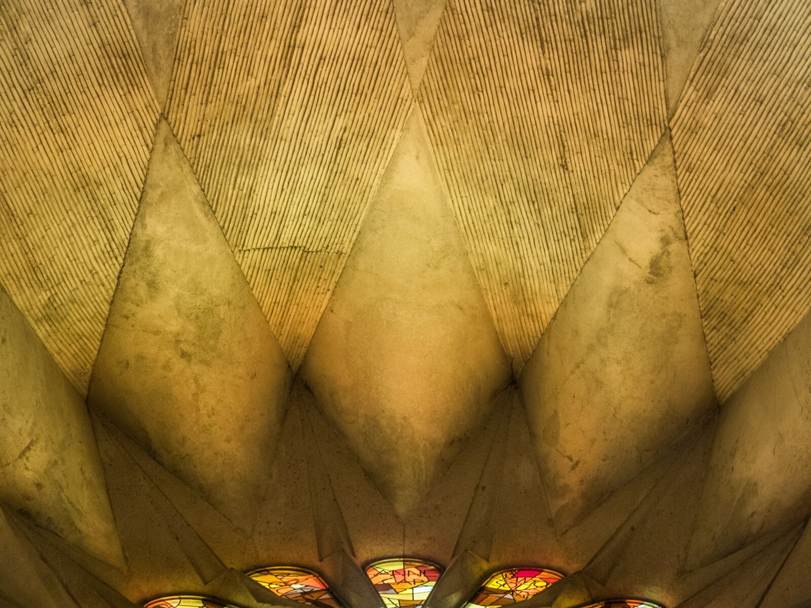 Olympus OM-D E-M5 II sample photo. Cathedral, sagrada fam lia photography