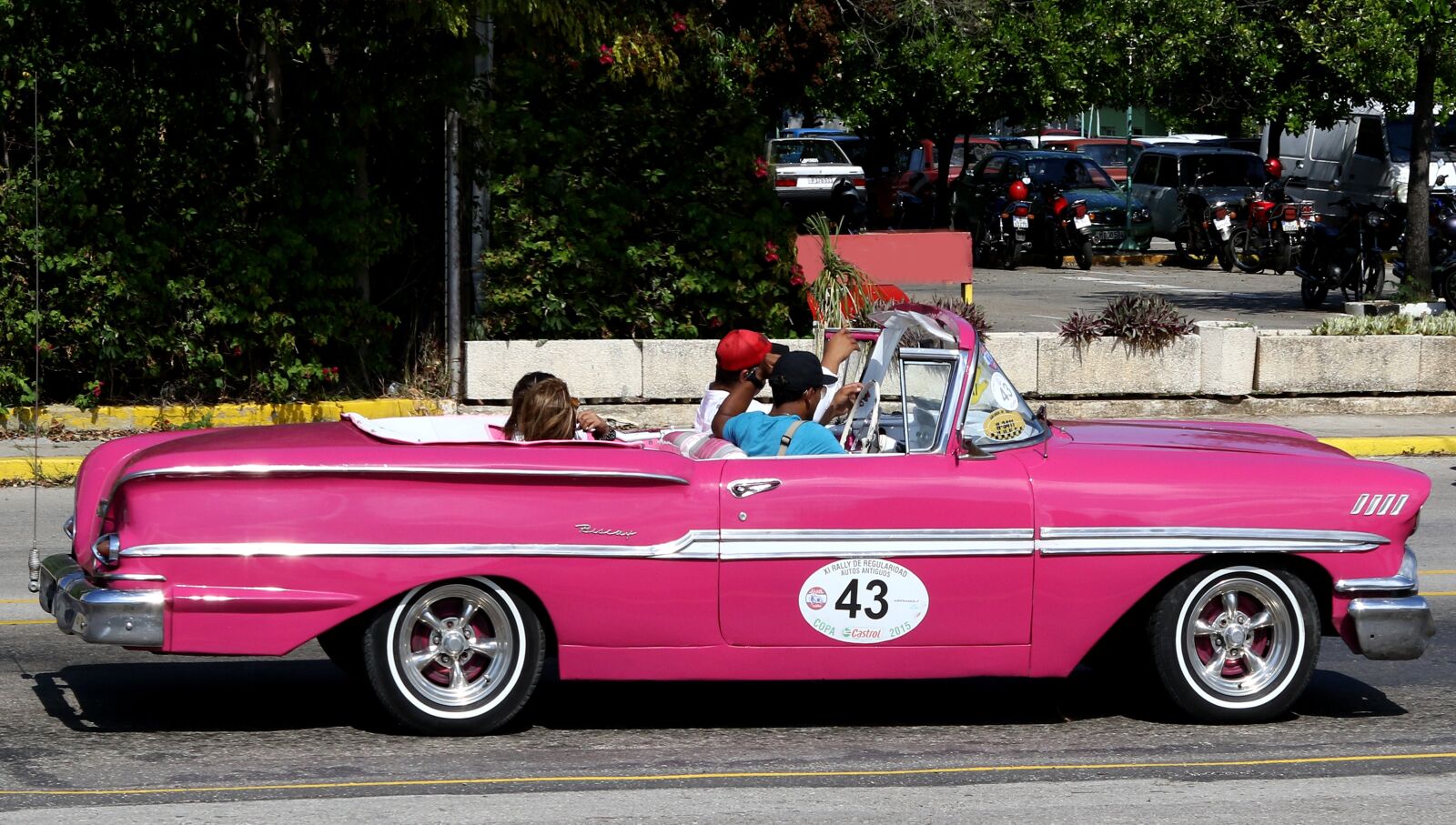 Canon EF 24-70mm F2.8L USM sample photo. Cuba, car, biscay photography