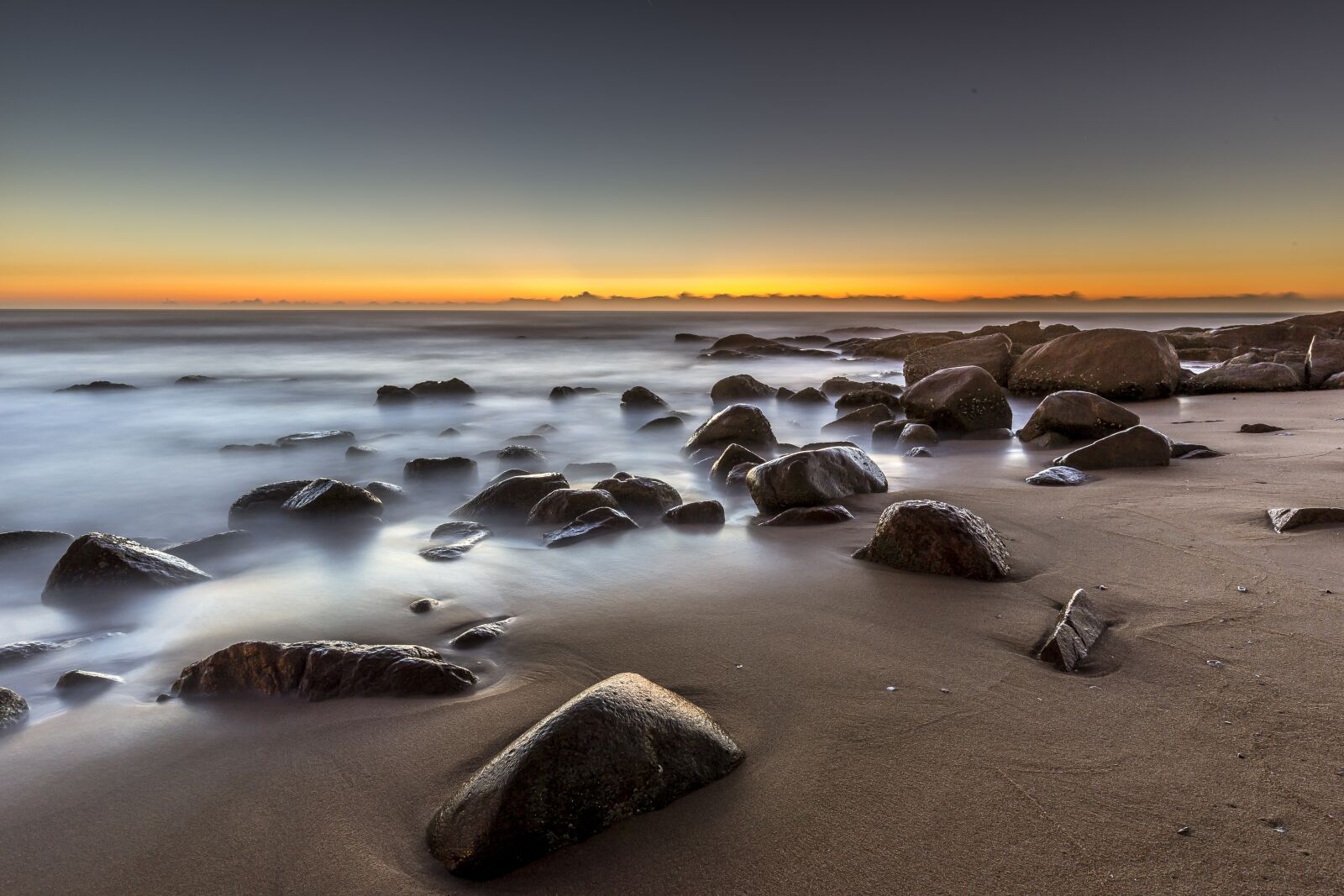 Canon EF 16-35mm F4L IS USM sample photo. Sea, rock, wave photography