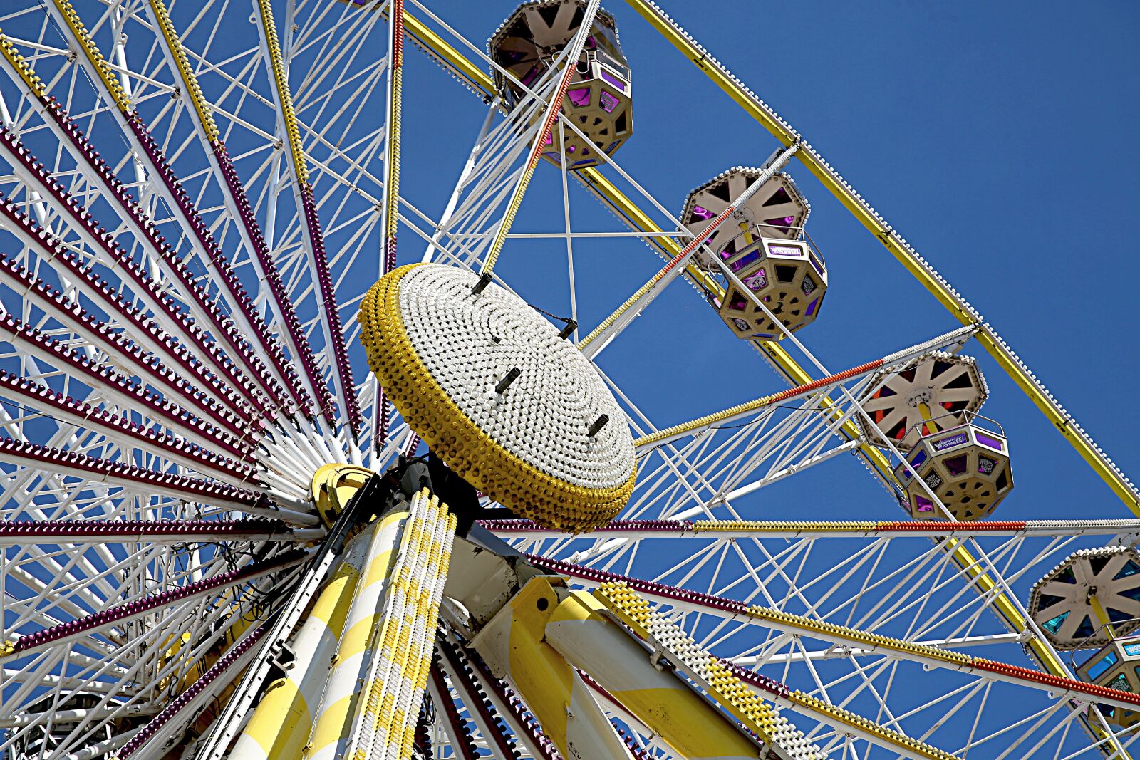 Canon EOS 5D Mark III sample photo. Wheel, man ge, ferris photography