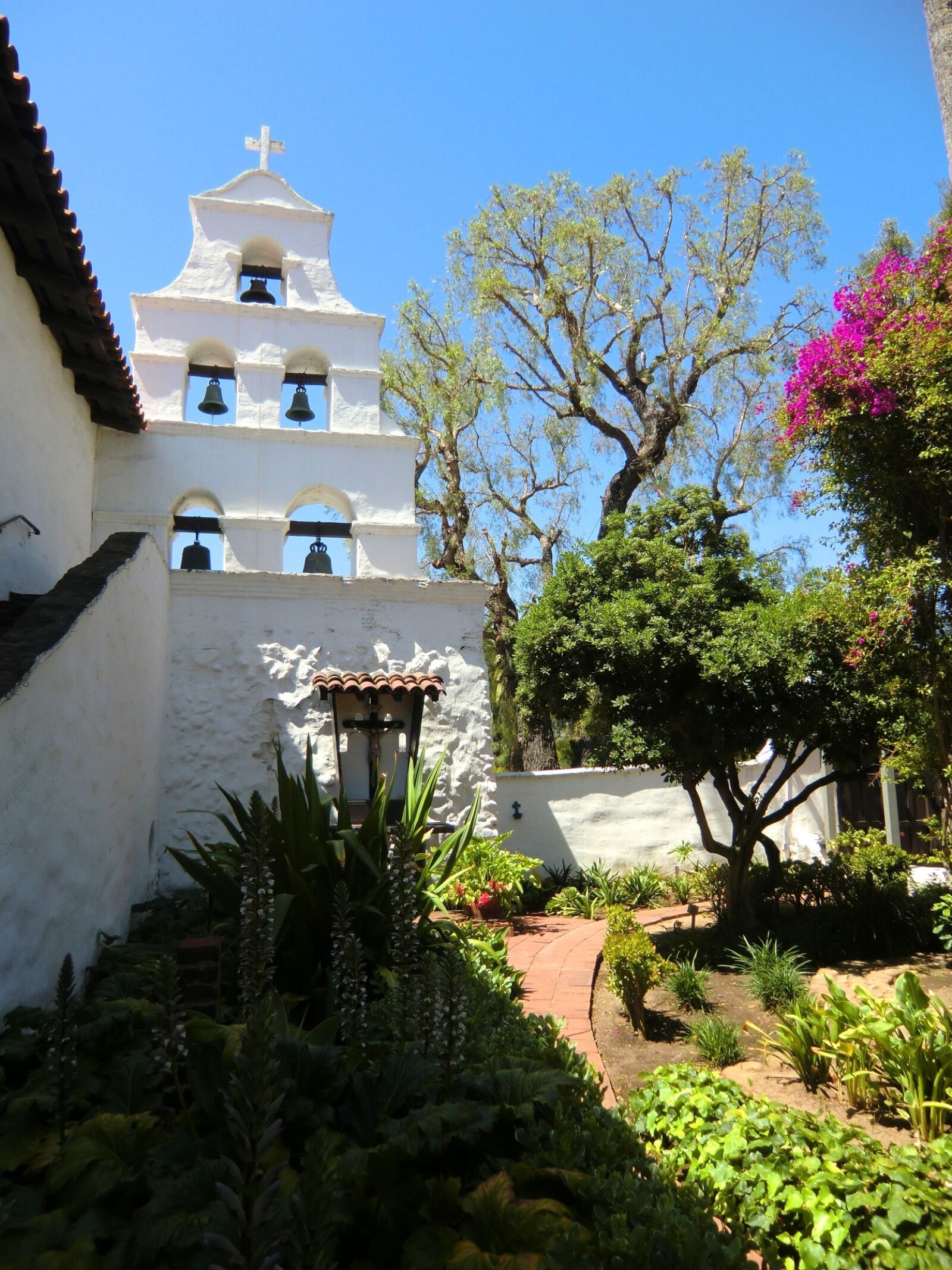 CASIO EX-H15 sample photo. San diego mission, mission photography