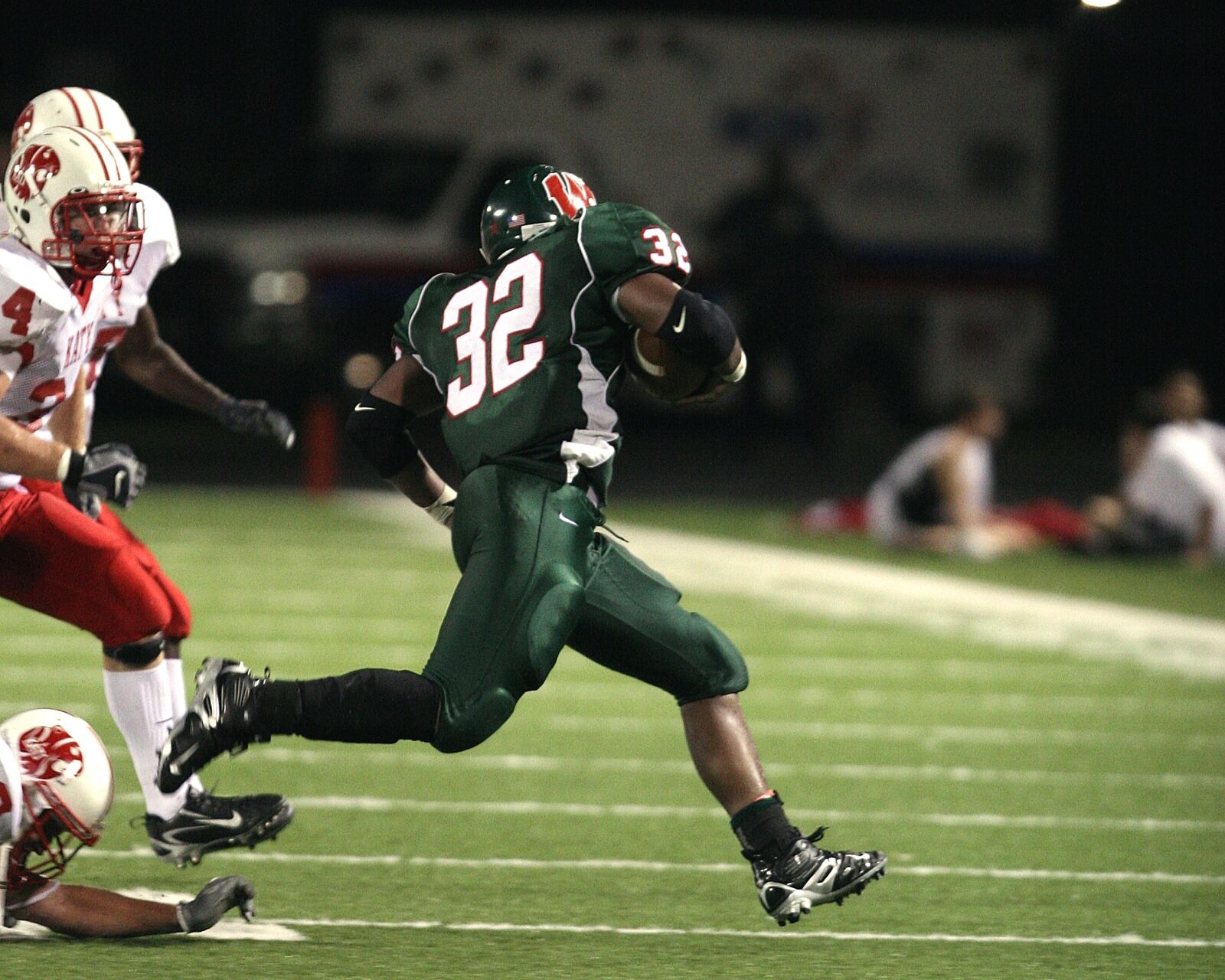 Canon EOS 20D sample photo. Running back, american football photography