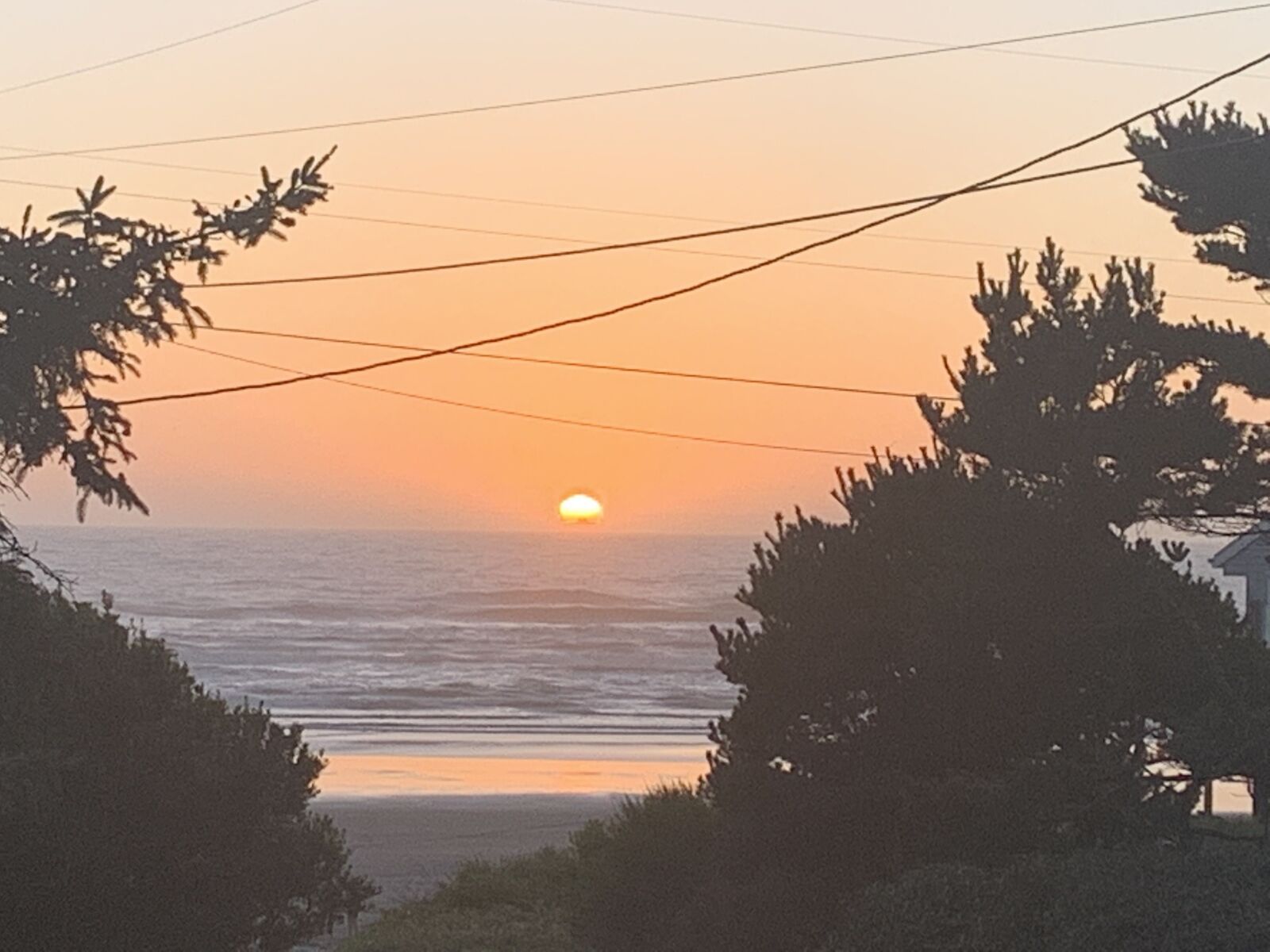 iPhone XR back camera 4.25mm f/1.8 sample photo. Sunset, yachats, oregon photography