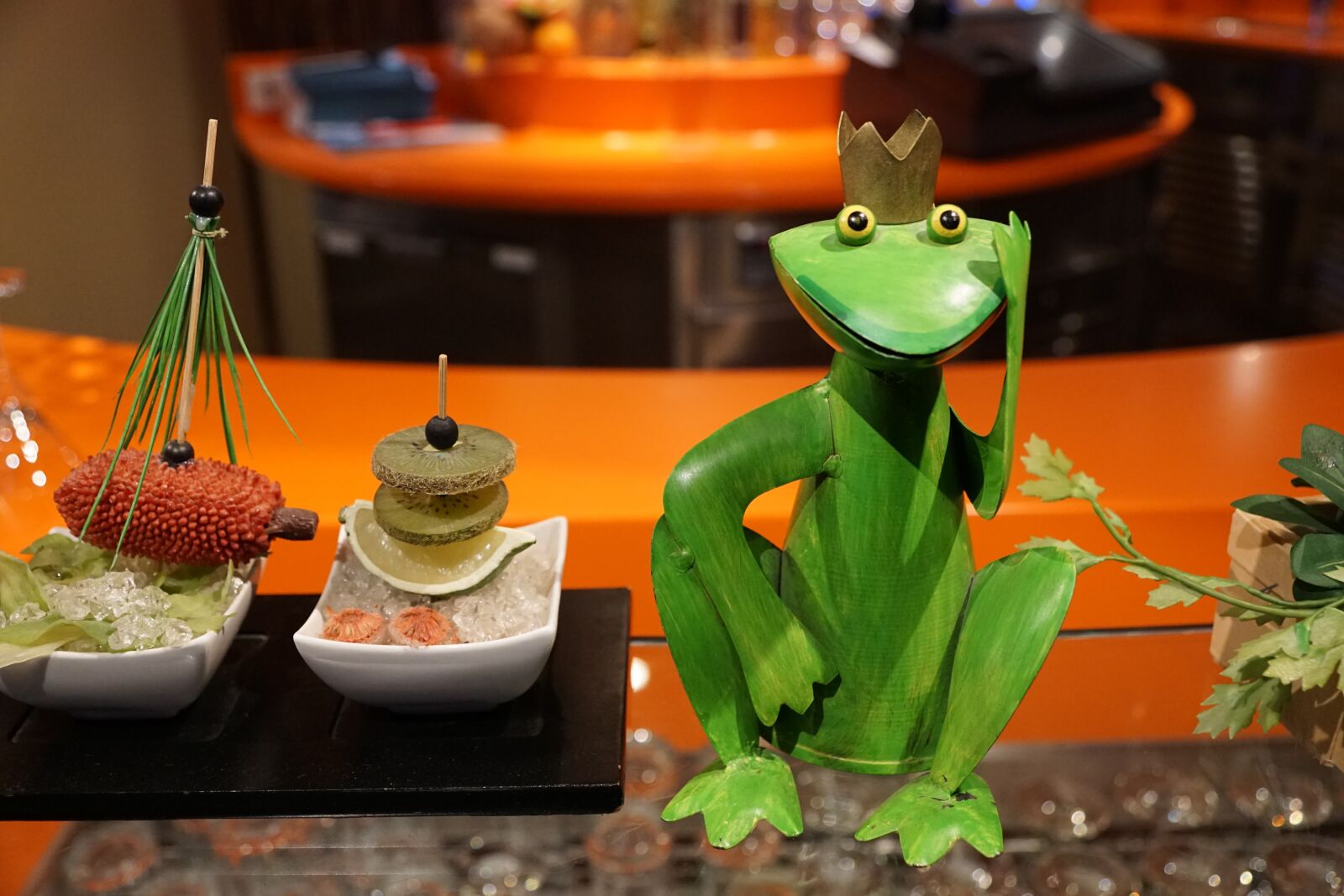 Sony DT 16-50mm F2.8 SSM sample photo. Frog, king, green photography