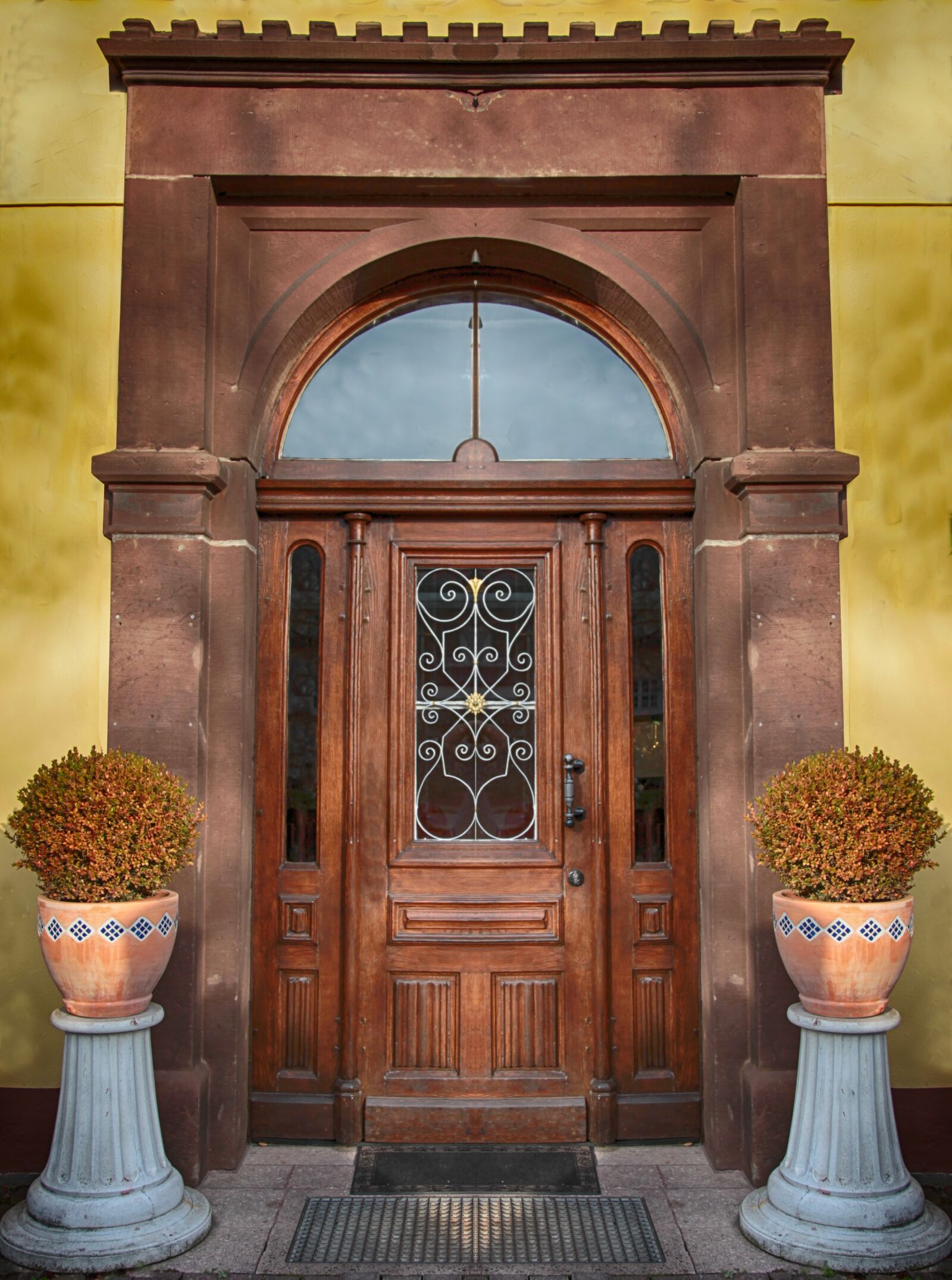 Canon EOS 5D Mark II sample photo. Door, front door, old photography