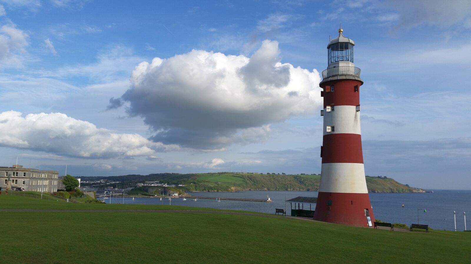 Samsung Galaxy S5 sample photo. Lighthouse, sea, red photography