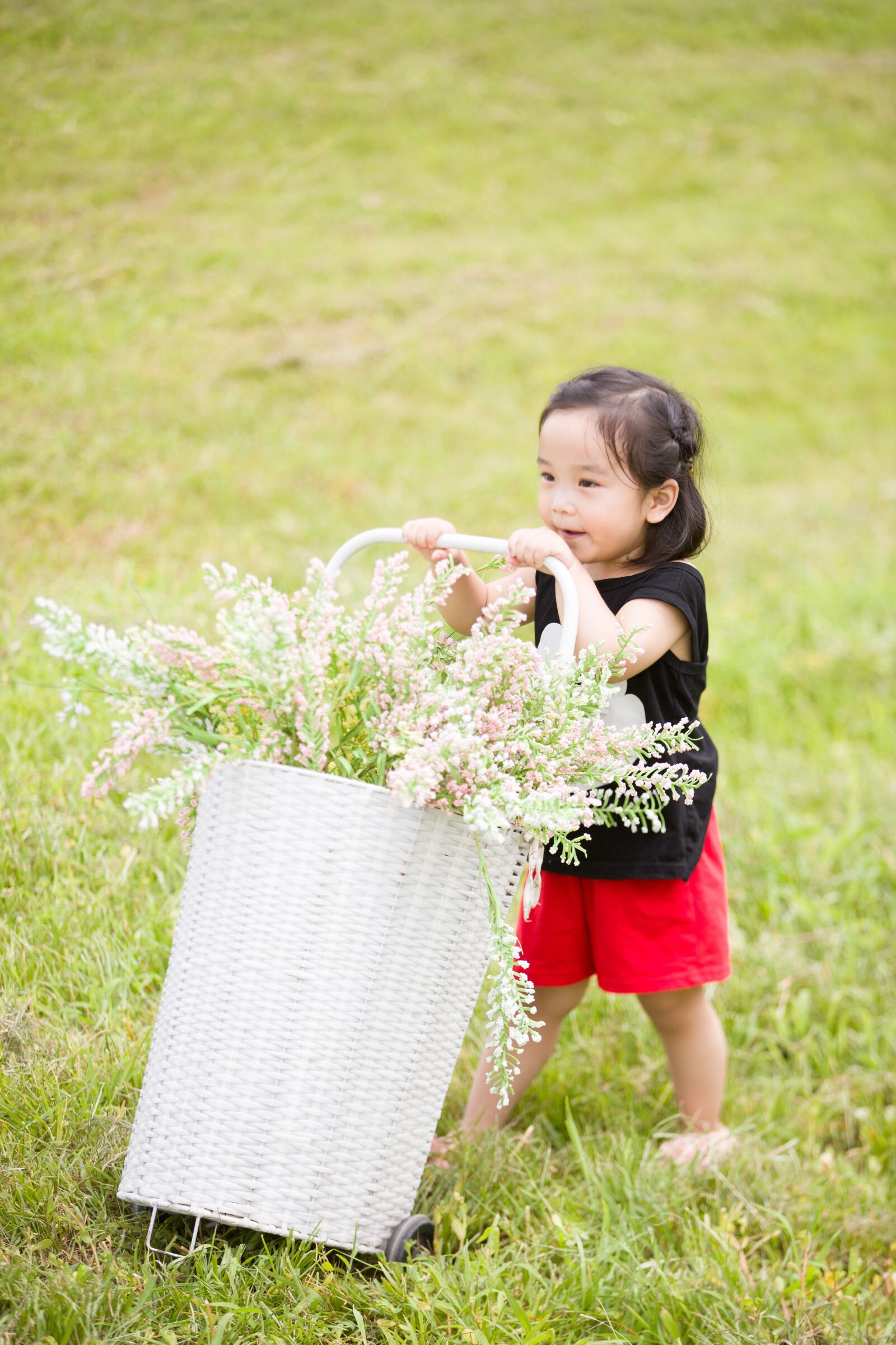 Canon EOS 5D Mark III sample photo. Child, cute, outdoor photography