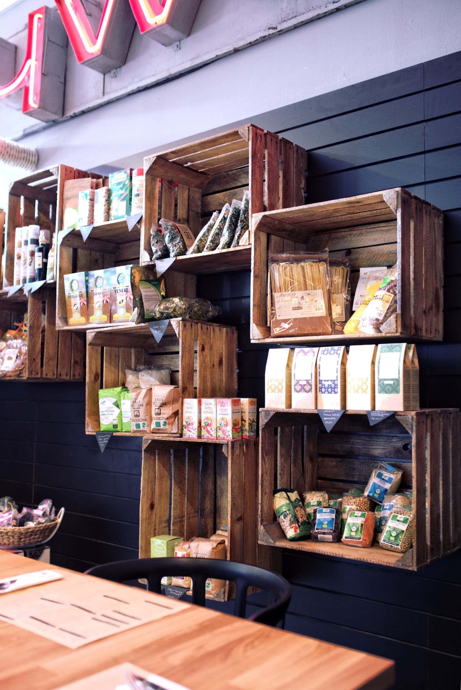 Canon EOS 6D sample photo. Wooden, boxes, eco, market photography