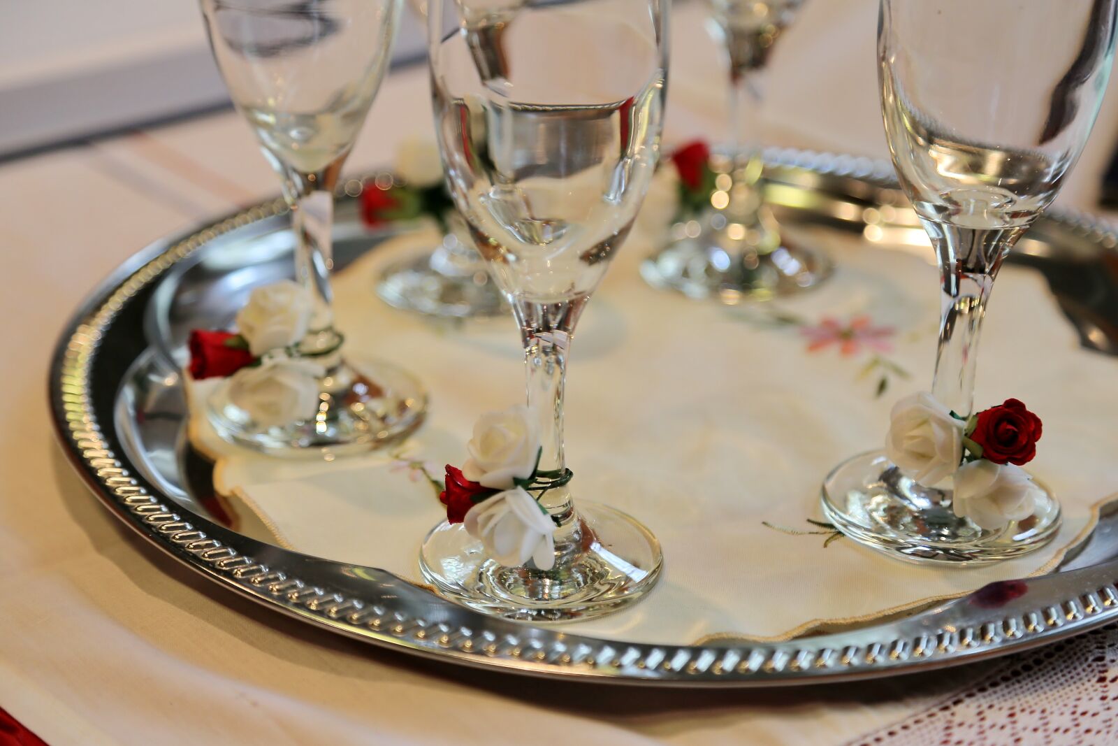 Canon EF 24-105mm F4L IS USM sample photo. Arrangement, champagne, crystal, decoration photography