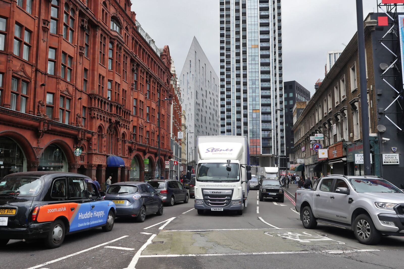 Panasonic Lumix DMC-GX8 sample photo. London, road, scene photography