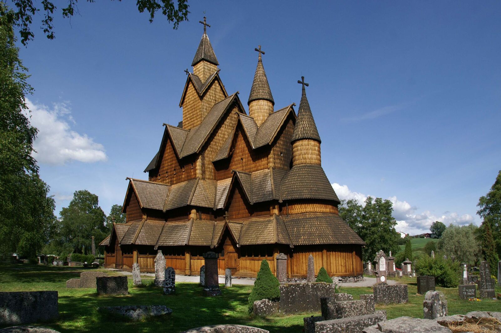 KONICA MINOLTA DYNAX 7D sample photo. Stave church, heddal norway photography
