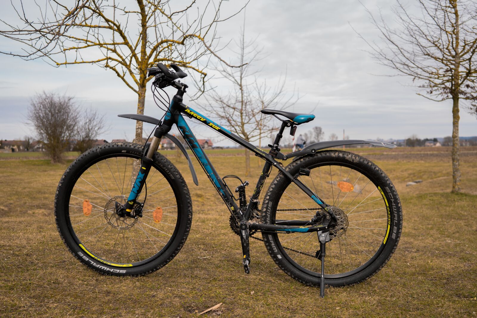Sony a6300 + Sigma 30mm F2.8 EX DN sample photo. Bike, mountain bike, wheel photography