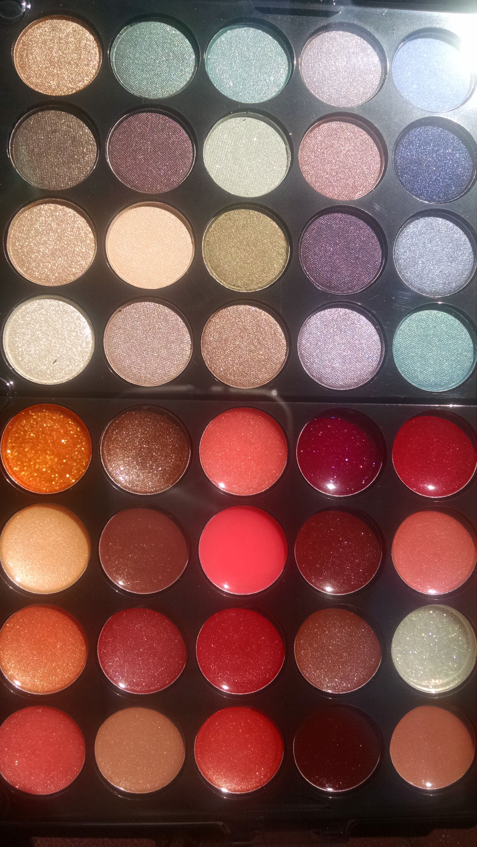 Motorola Moto X (1st Gen) sample photo. Color, dots, eye, liner photography