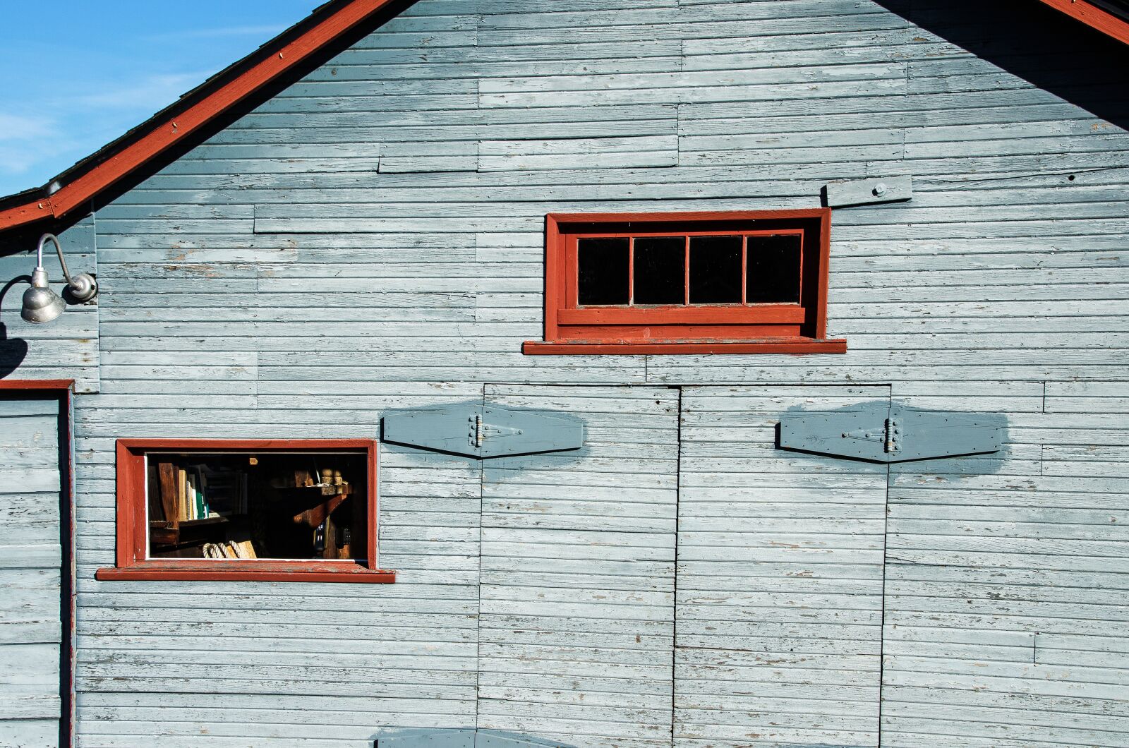 Nikon D5100 sample photo. Work shed, background, barn photography