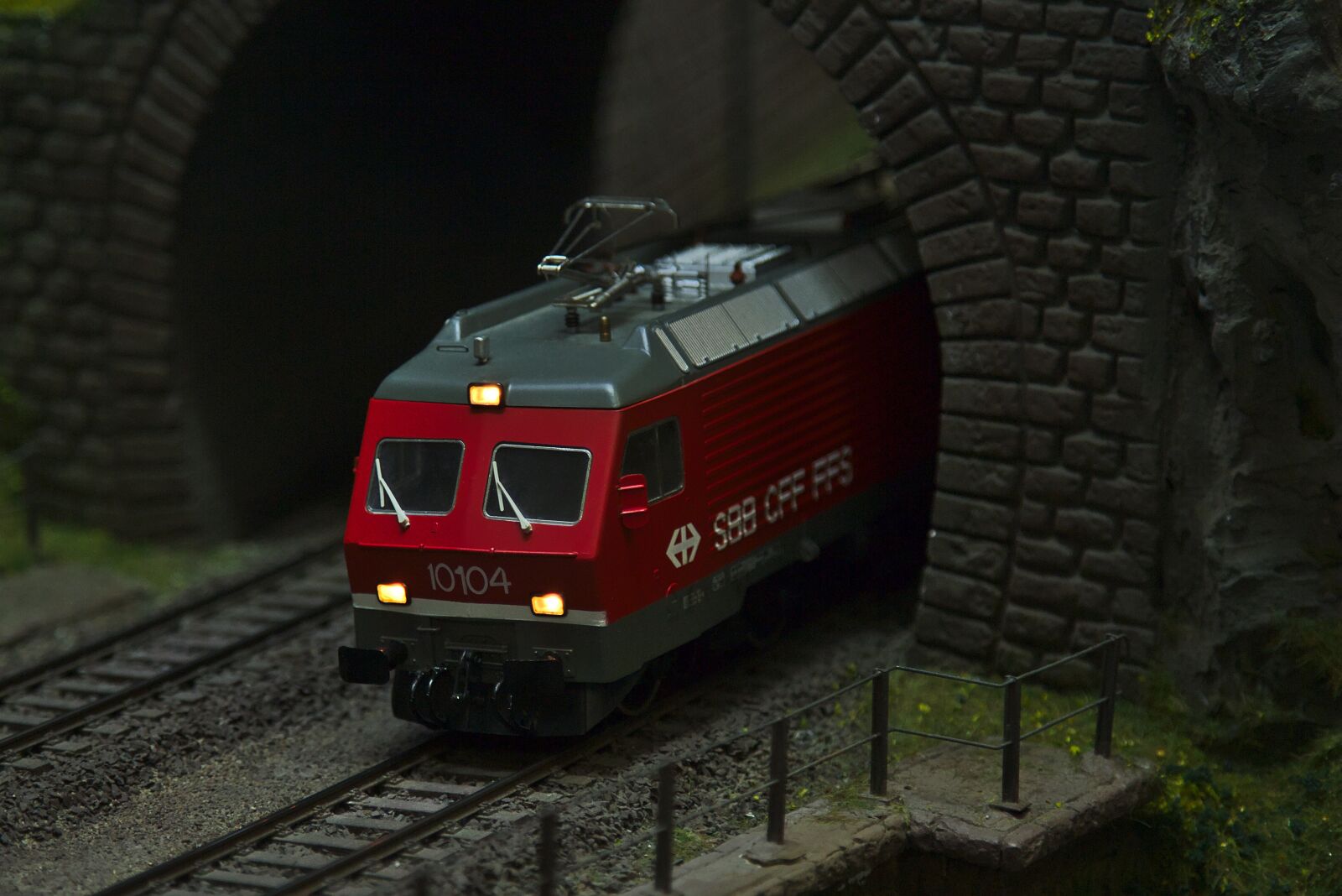 Canon EOS 6D + Canon EF 24-105mm F4L IS USM sample photo. Model railway, locomotive, loco photography
