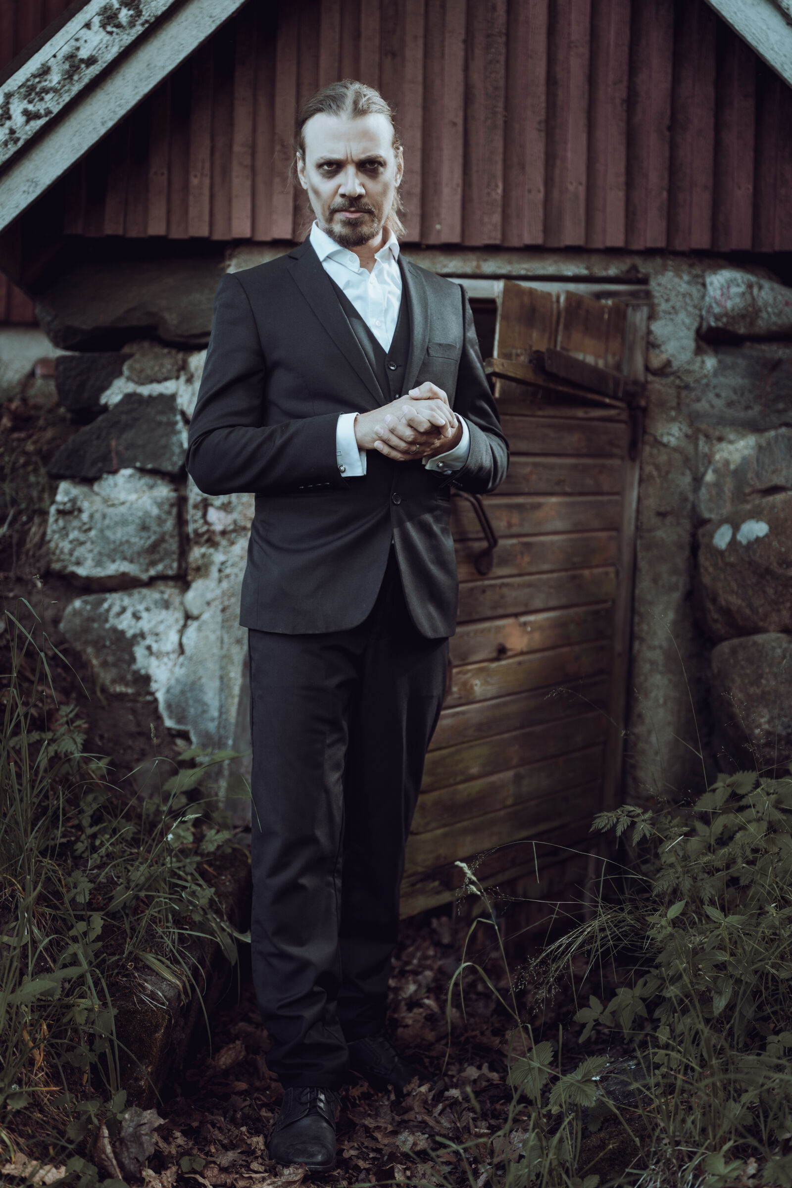 Sony a7R V sample photo. Couple ghouls photography