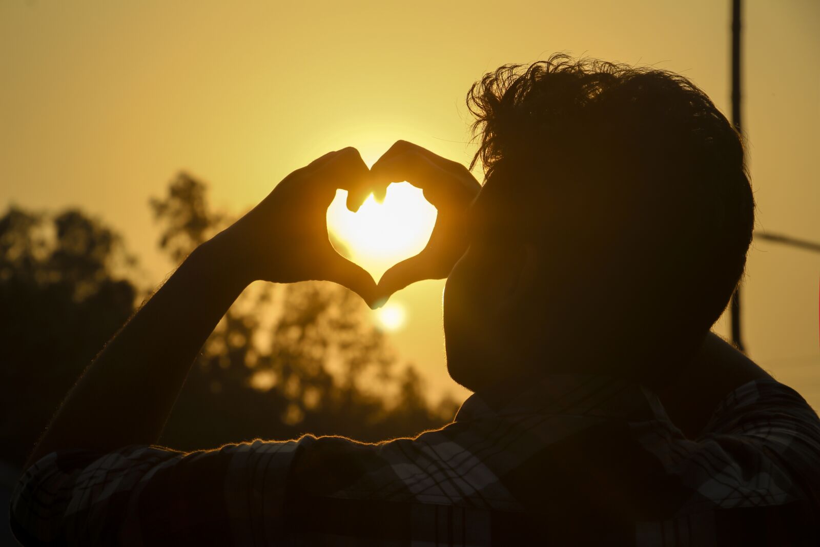 Canon EOS 1300D (EOS Rebel T6 / EOS Kiss X80) sample photo. Sunset, love, lovers photography