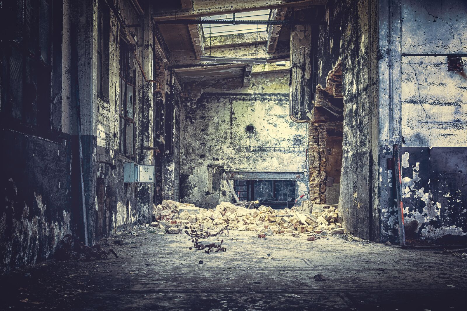 Nikon Z6 sample photo. Factory, ruin, hall photography