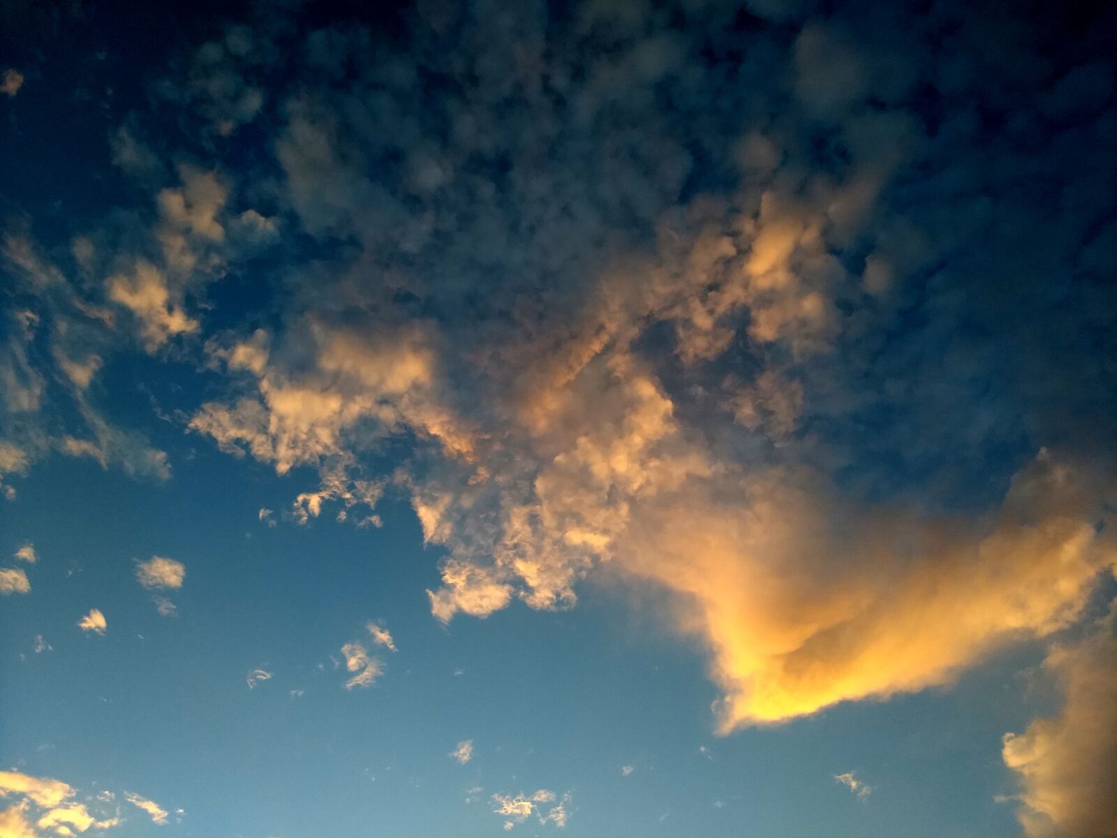 Motorola Moto G (5) Plus sample photo. Blue, sky, clouds, dramatic photography
