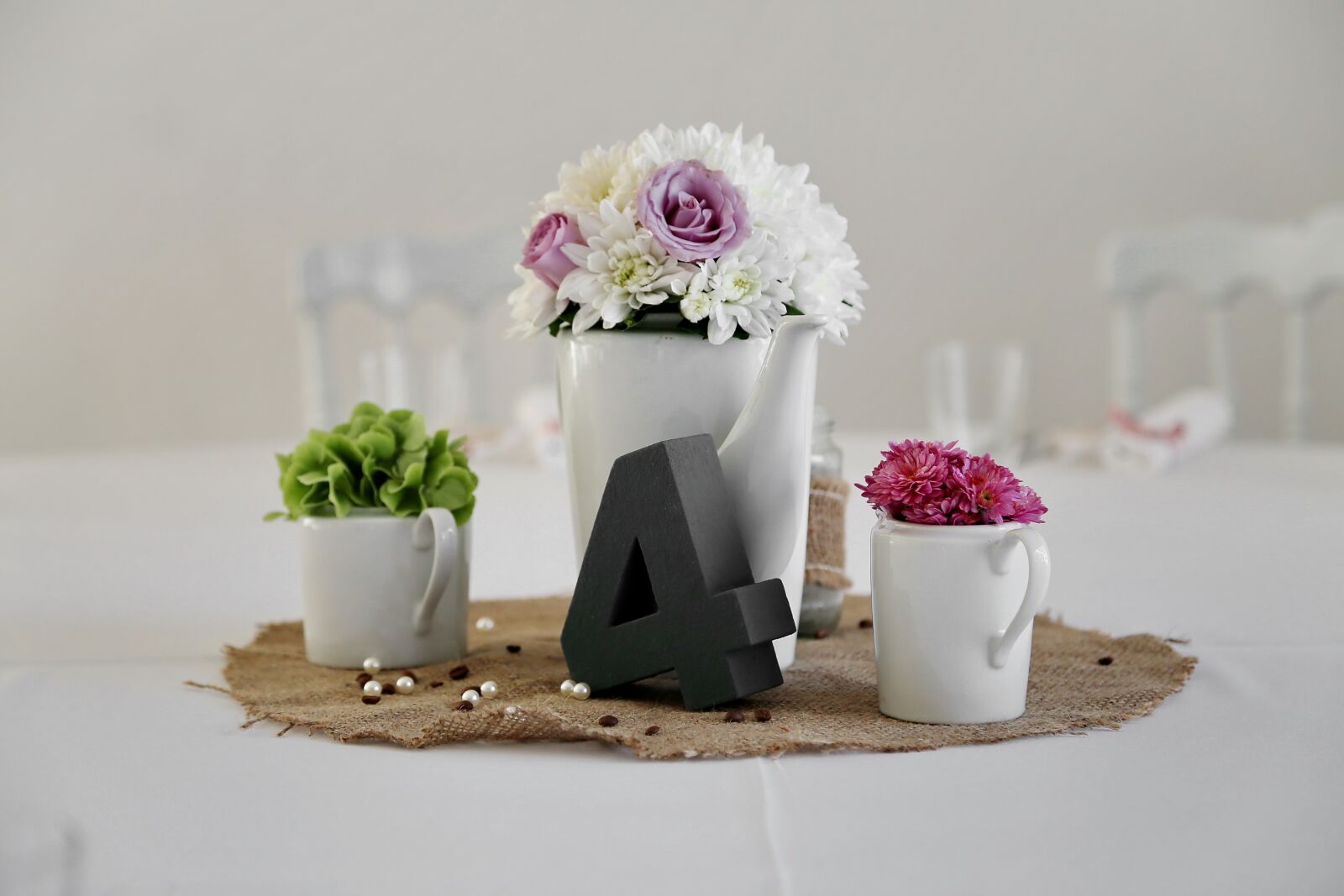 Canon EF 24-105mm F4L IS USM sample photo. Arrangement, bouquet, dining area photography
