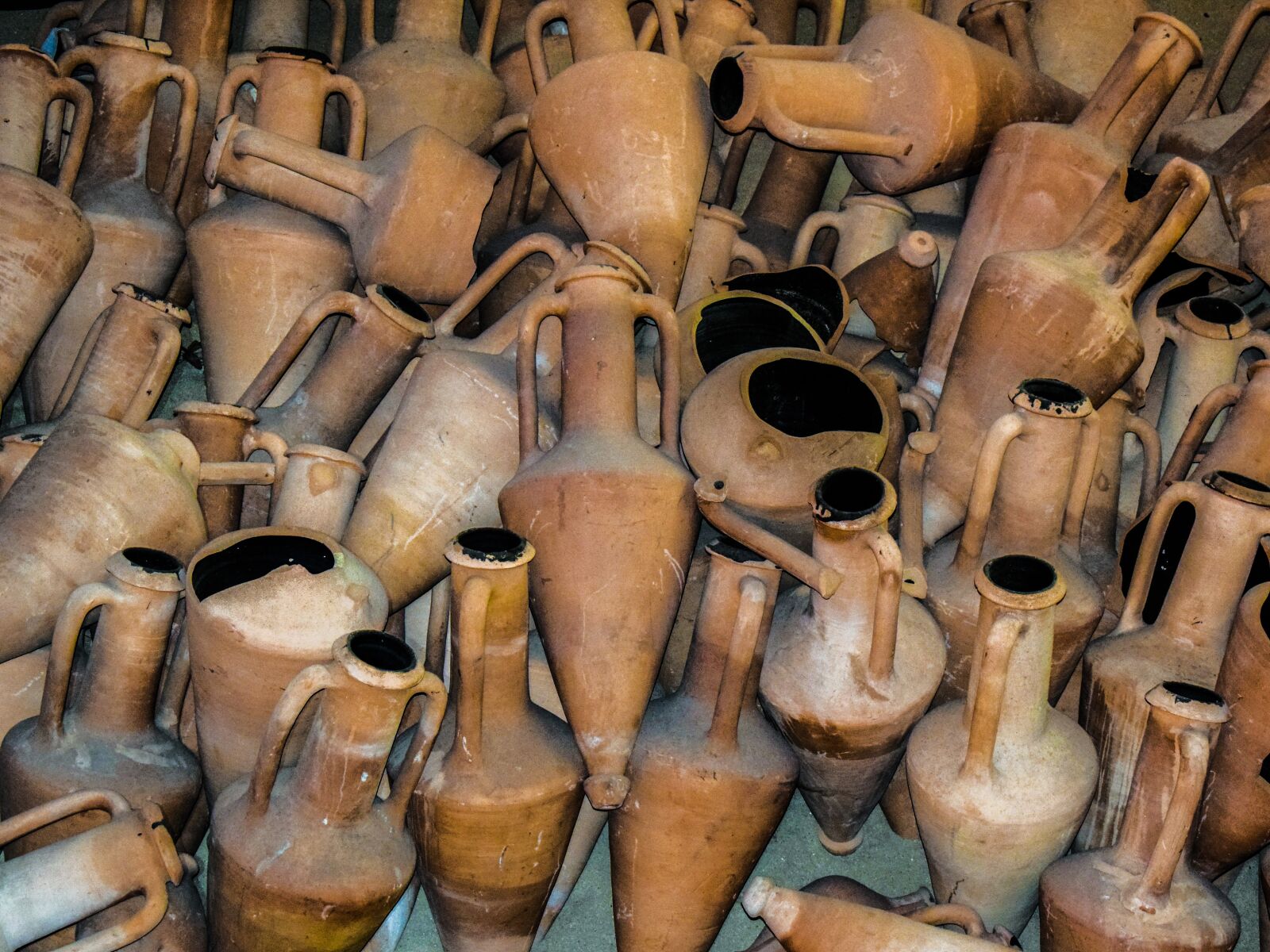 Nikon D3300 sample photo. Amphorae, clay, ancient shipwreck photography
