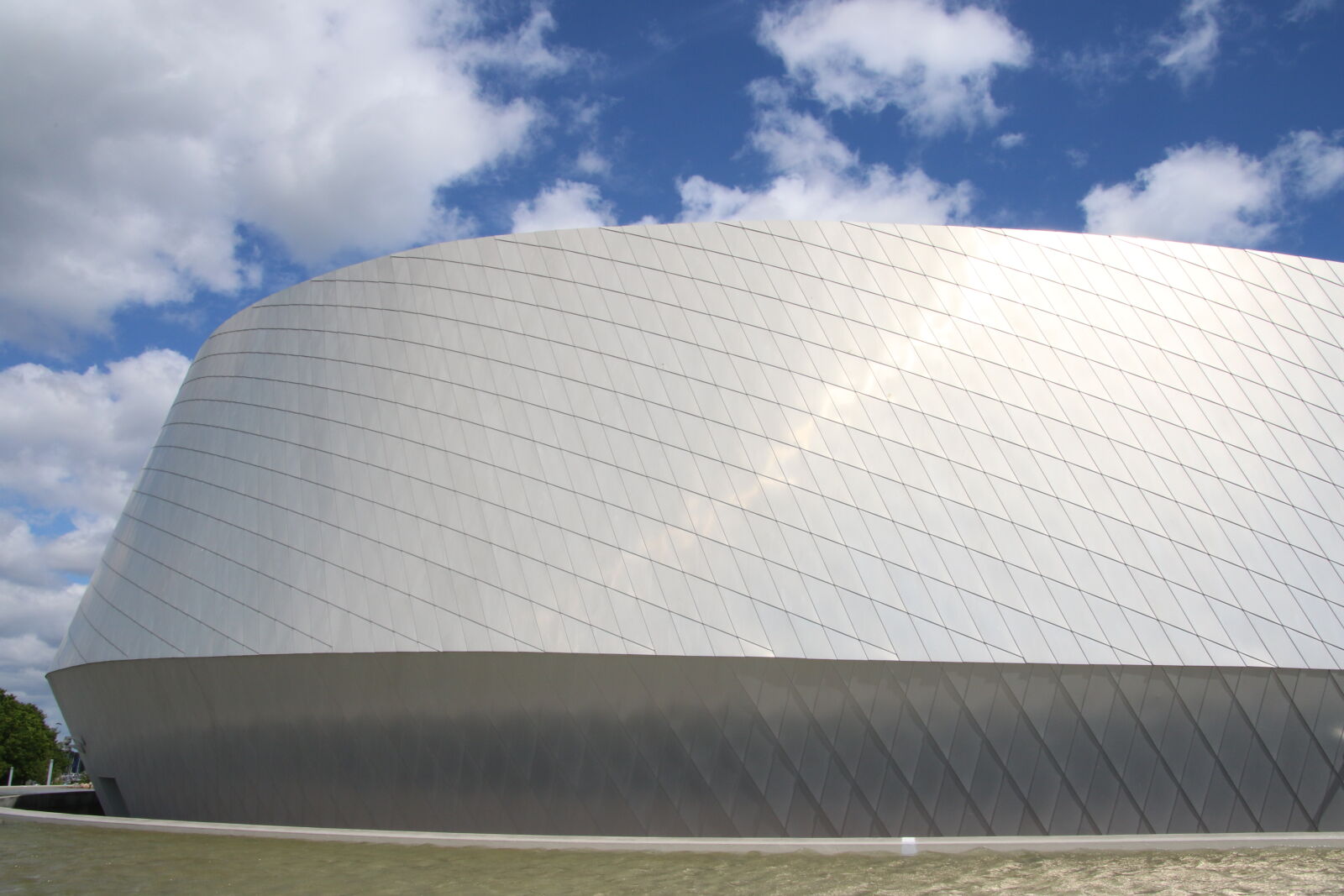 Canon EOS 7D Mark II sample photo. Aquarium, architecture, blue, planet photography