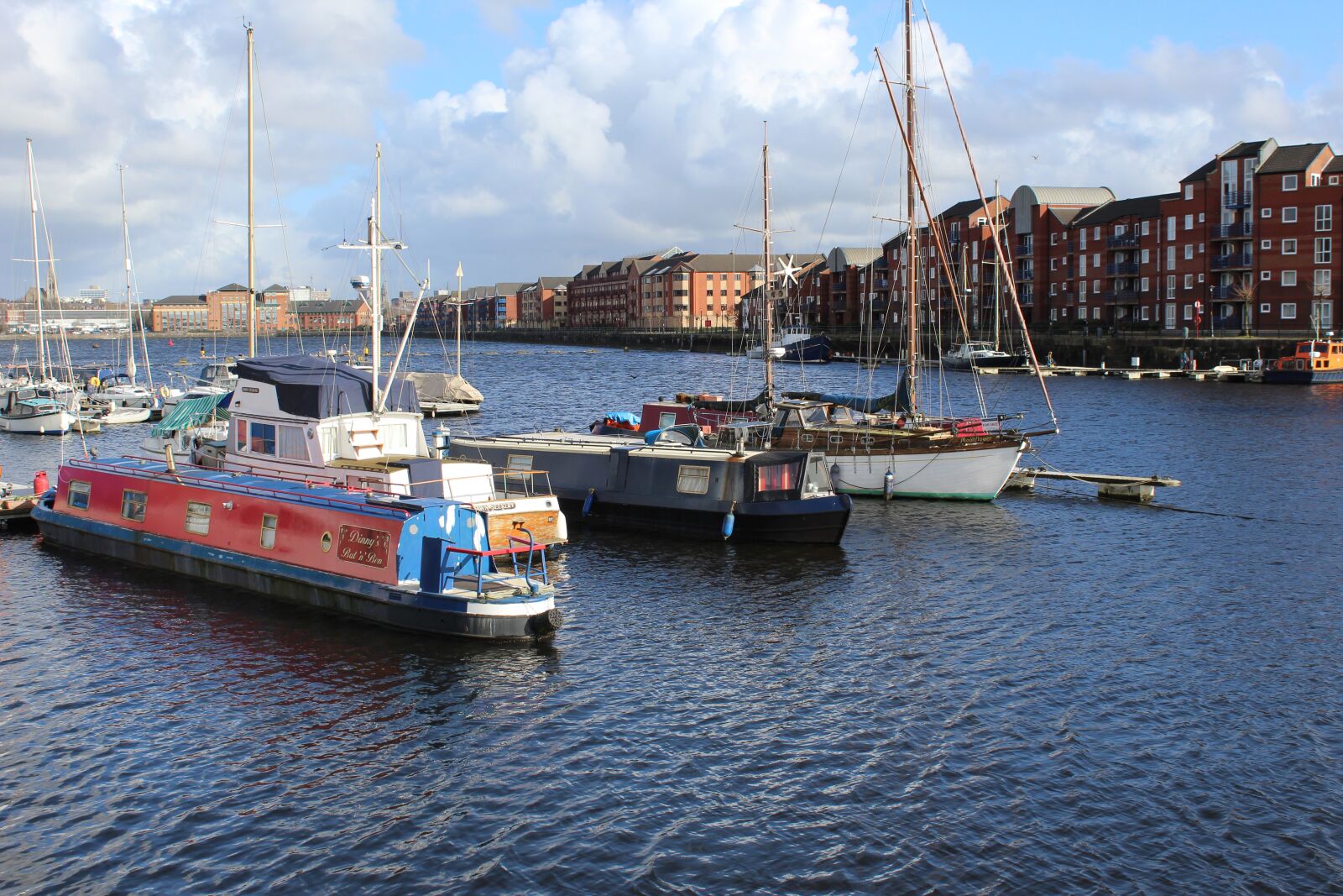 Canon EOS 4000D (EOS Rebel T100 / EOS 3000D) sample photo. Barge, canal, boat photography