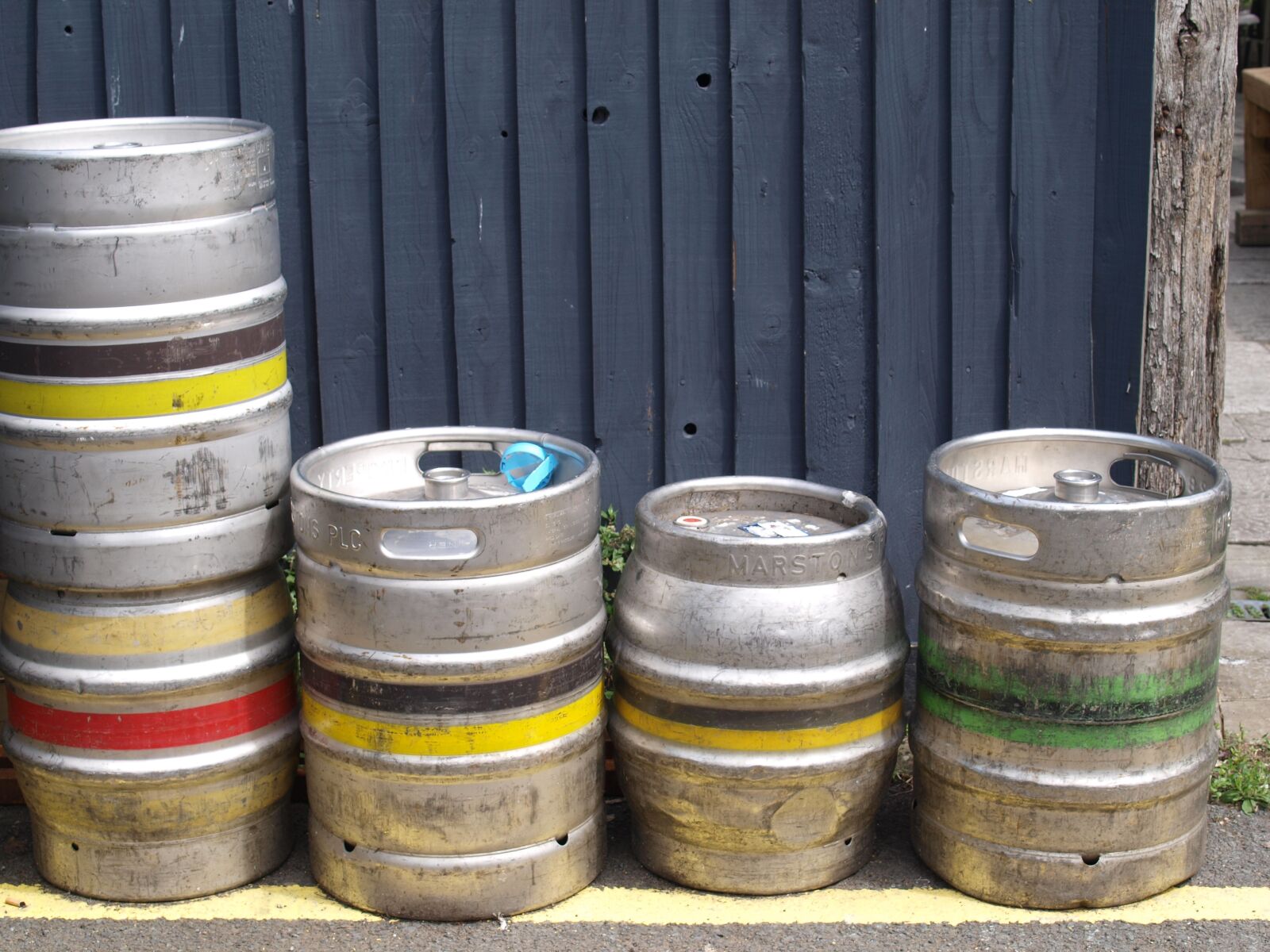 Olympus E-520 (EVOLT E-520) sample photo. Beer, barrels, containers photography