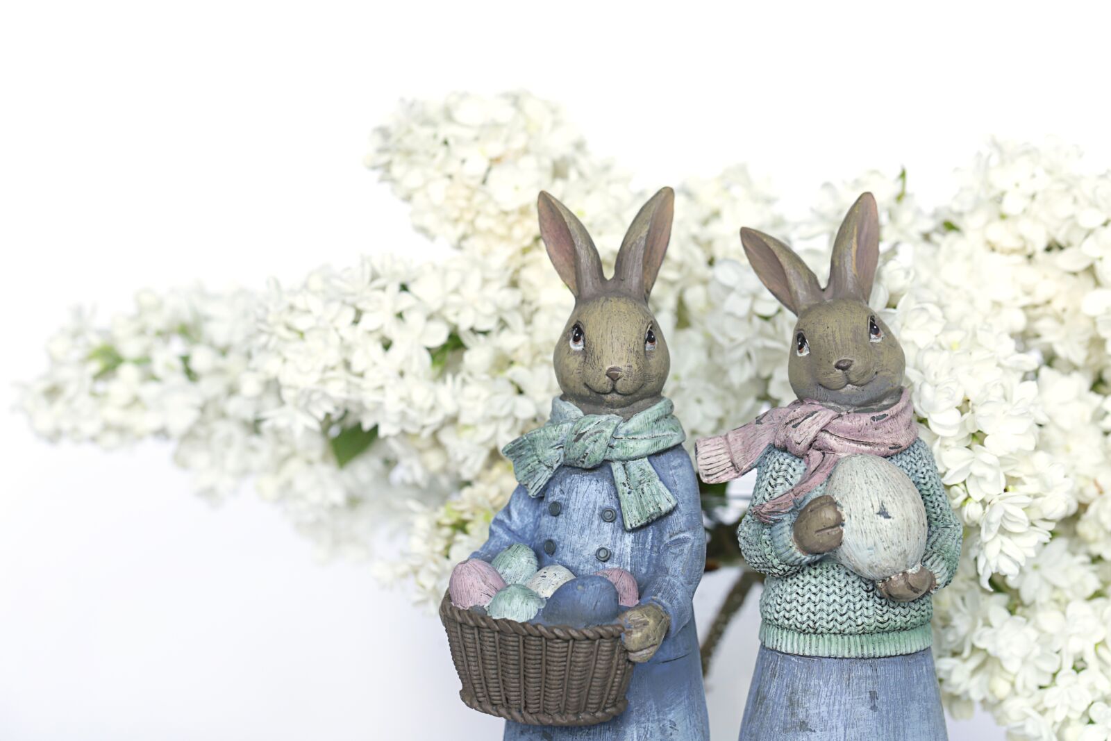 Canon EF 100mm F2.8L Macro IS USM sample photo. Easter, rabbit, lilac photography