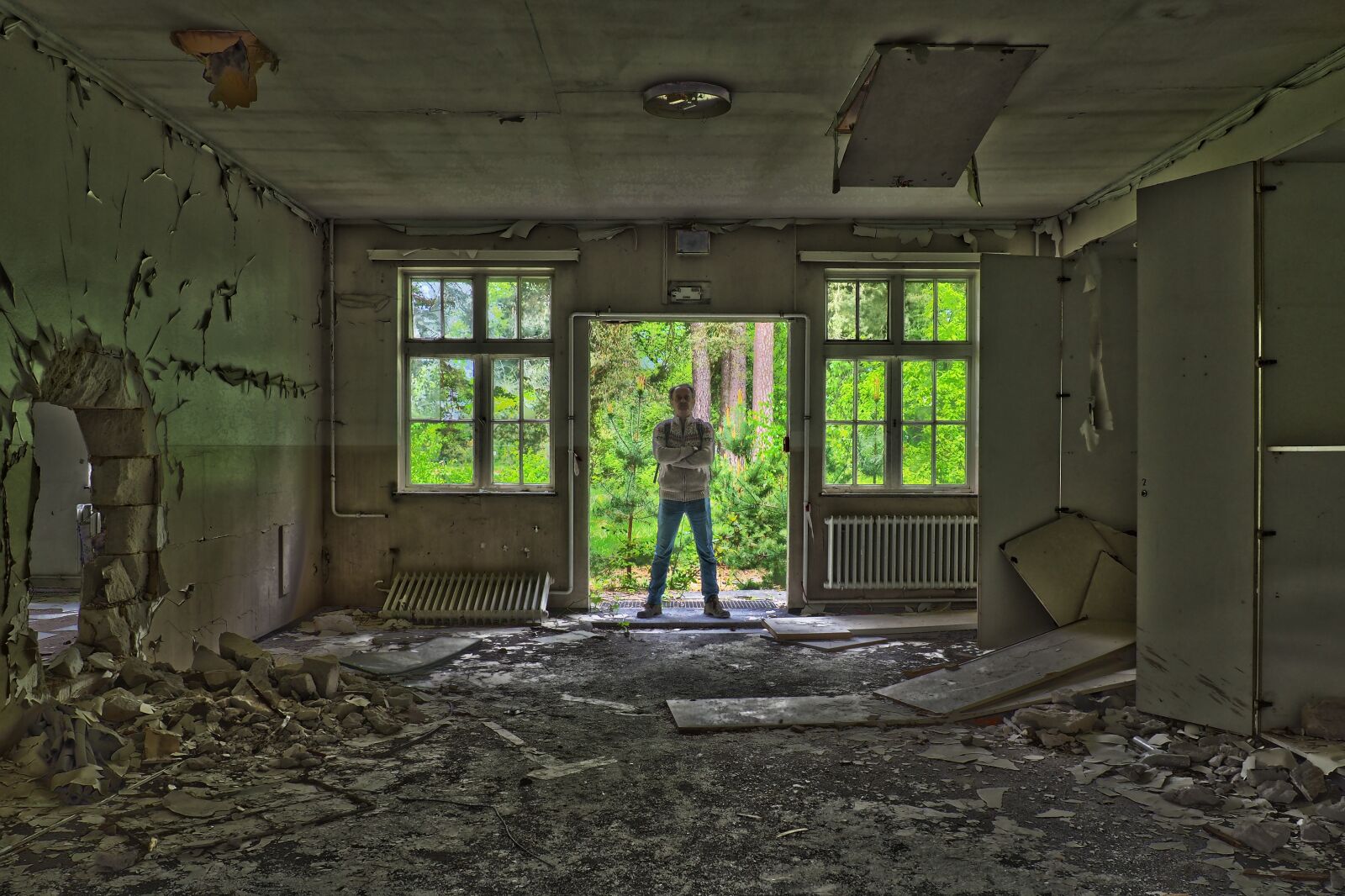 Olympus OM-D E-M10 sample photo. Lost places, abandoned, decay photography