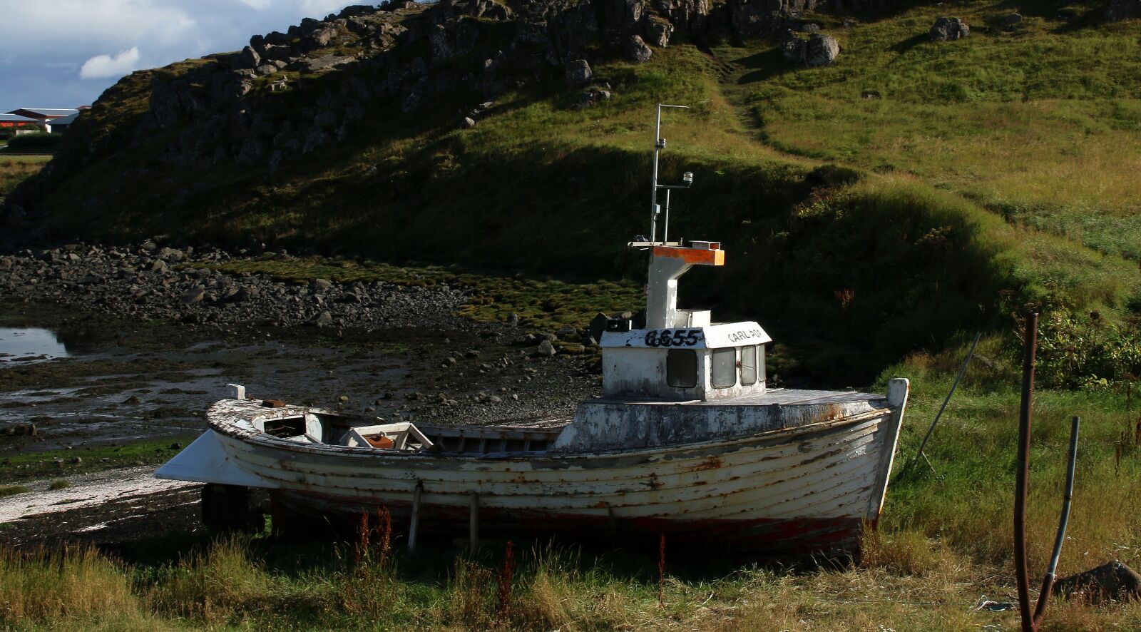 Canon EOS 70D sample photo. Abandoned boat, old boat photography