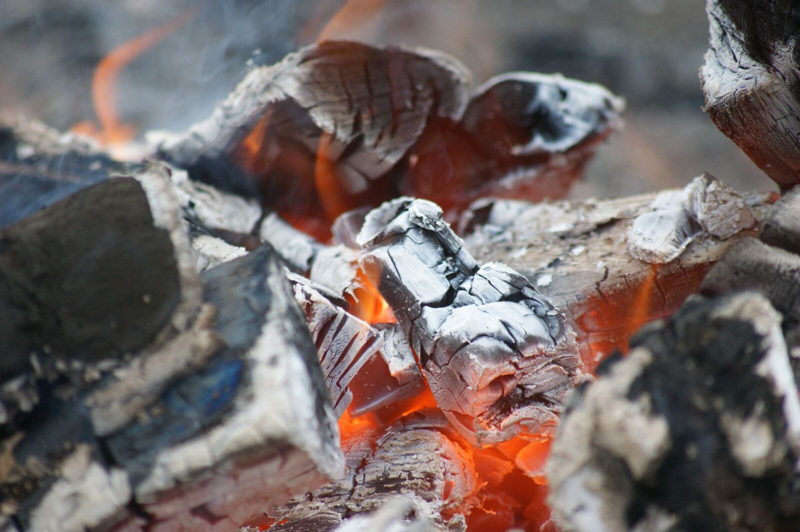 Sony Alpha DSLR-A350 sample photo. Flames, bonfire, fire photography