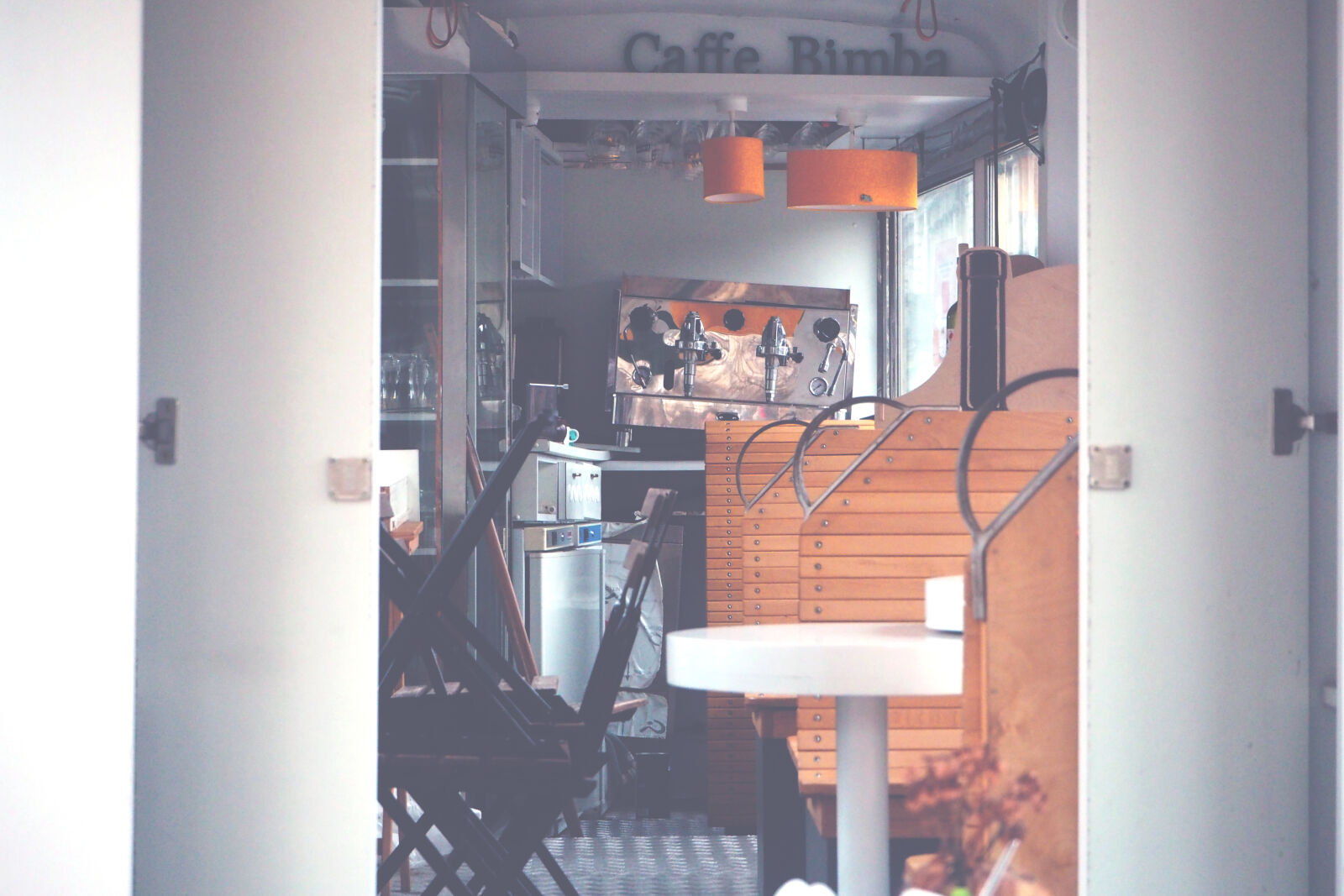 Olympus OM-D E-M10 II sample photo. Architecture, bar, business, caffe photography