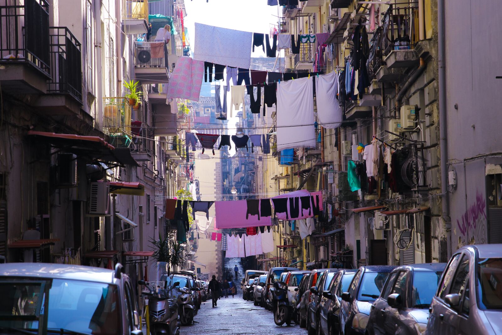 Canon EOS 7D Mark II sample photo. Naples, italy, laundry photography