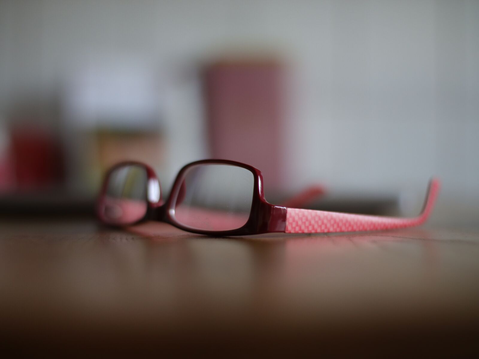 Canon EOS M50 (EOS Kiss M) sample photo. Glasses, red, reading glasses photography