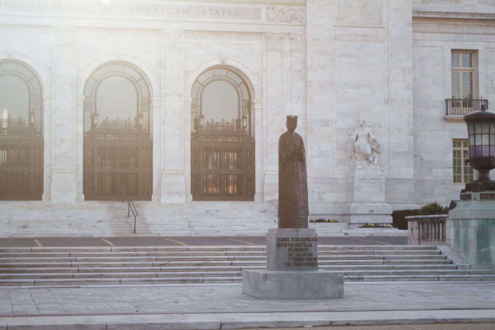 Canon EOS 700D (EOS Rebel T5i / EOS Kiss X7i) sample photo. Isabel, the, catholic, statues photography
