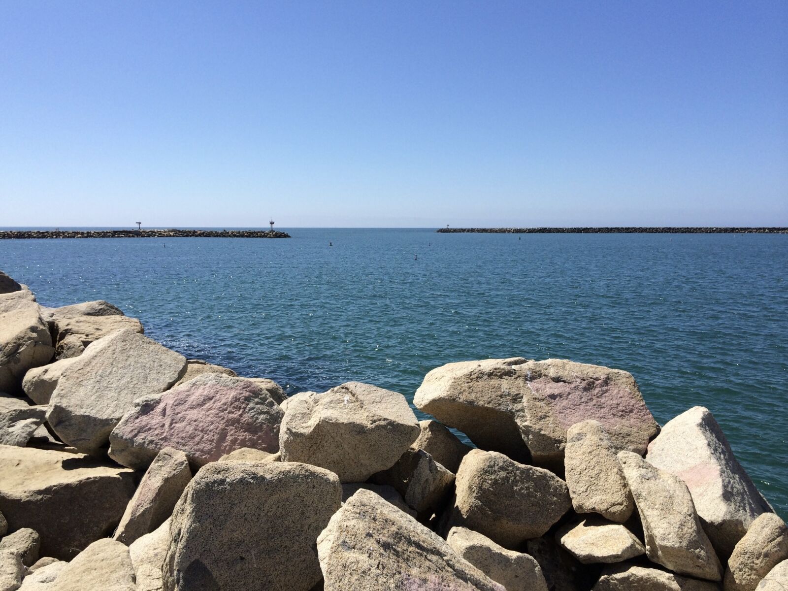 iPhone 5s back camera 4.12mm f/2.2 sample photo. Jetty, harbor, rocks photography