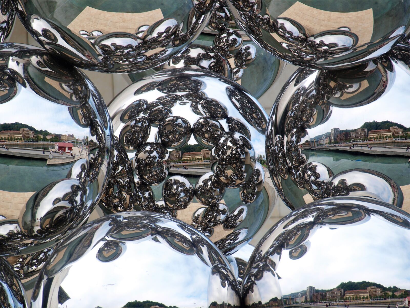 Olympus E-420 (EVOLT E-420) sample photo. Bilbao, guggenheim museum, sculpture photography