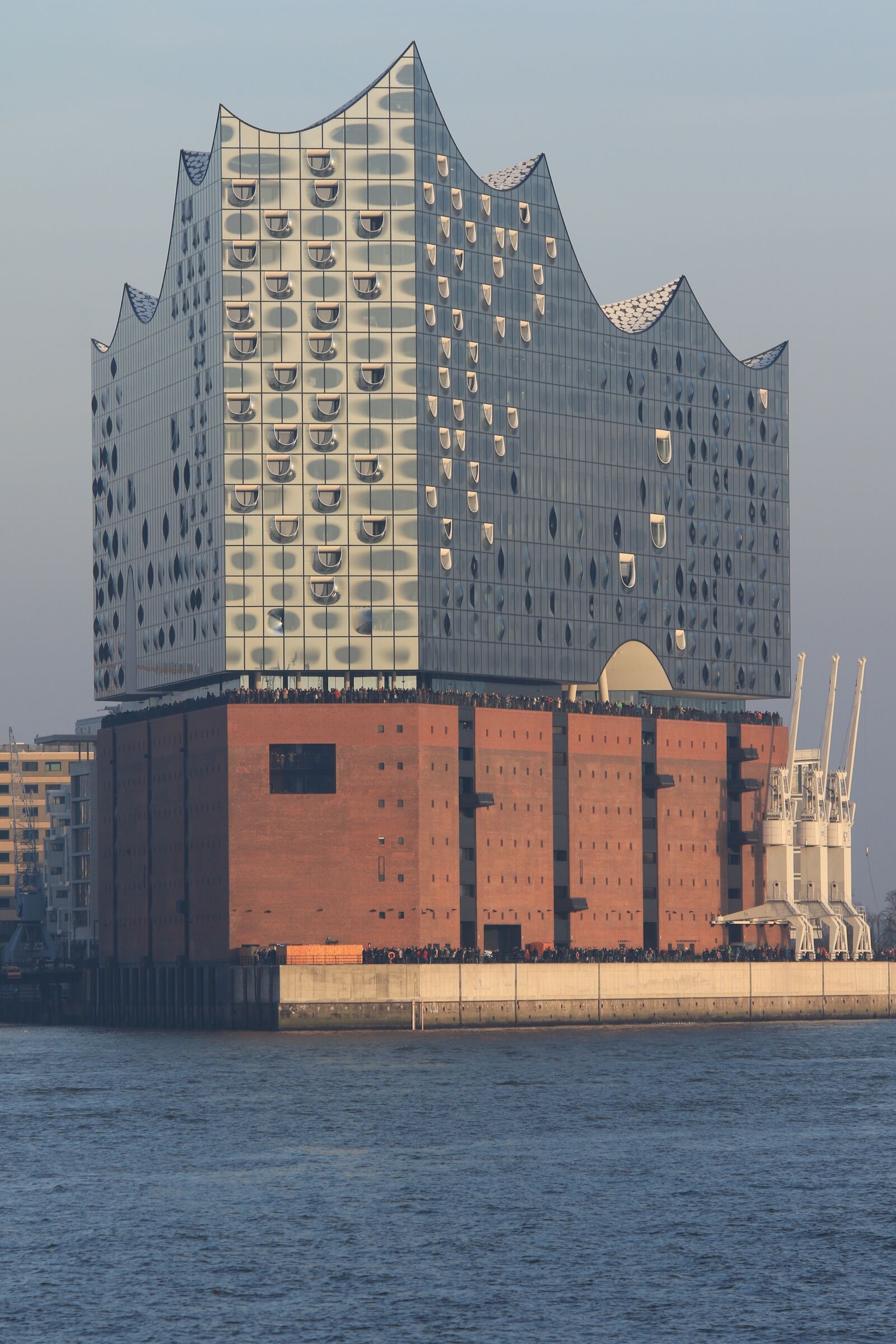 Canon EOS 7D Mark II sample photo. Elbe philharmonic hall, elbe photography