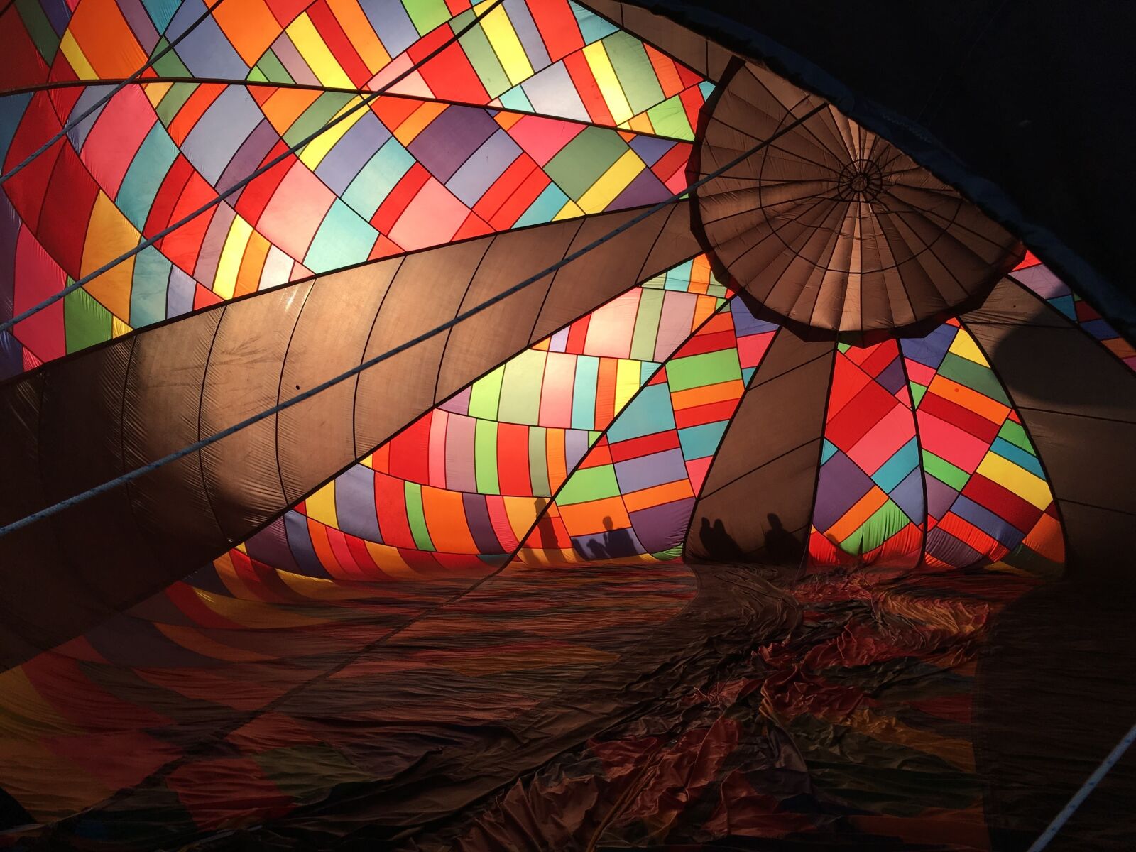 iPhone SE back camera 4.15mm f/2.2 sample photo. Hot air balloons, balloons photography